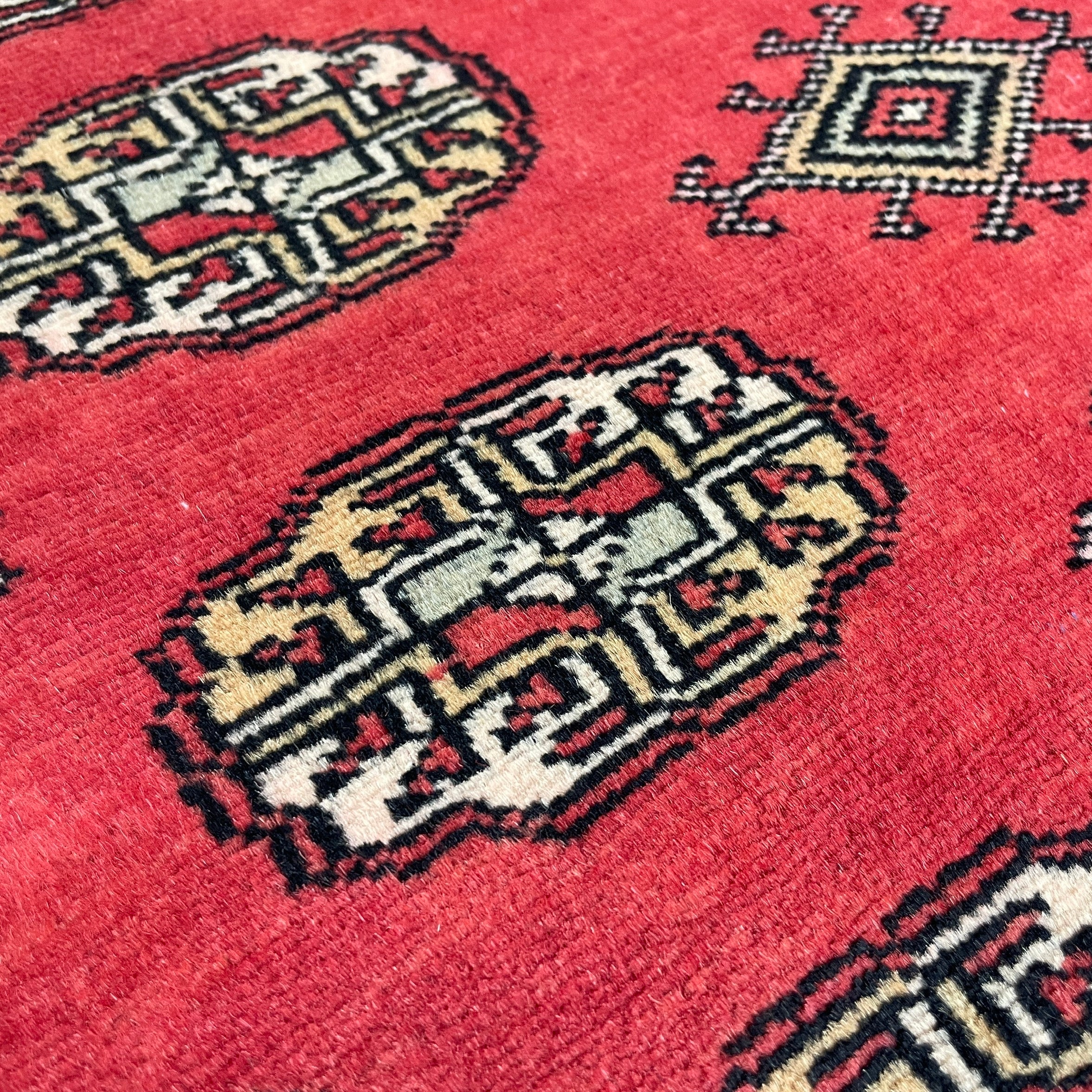 176 x 99 cm | Afghan Bokhara Rug