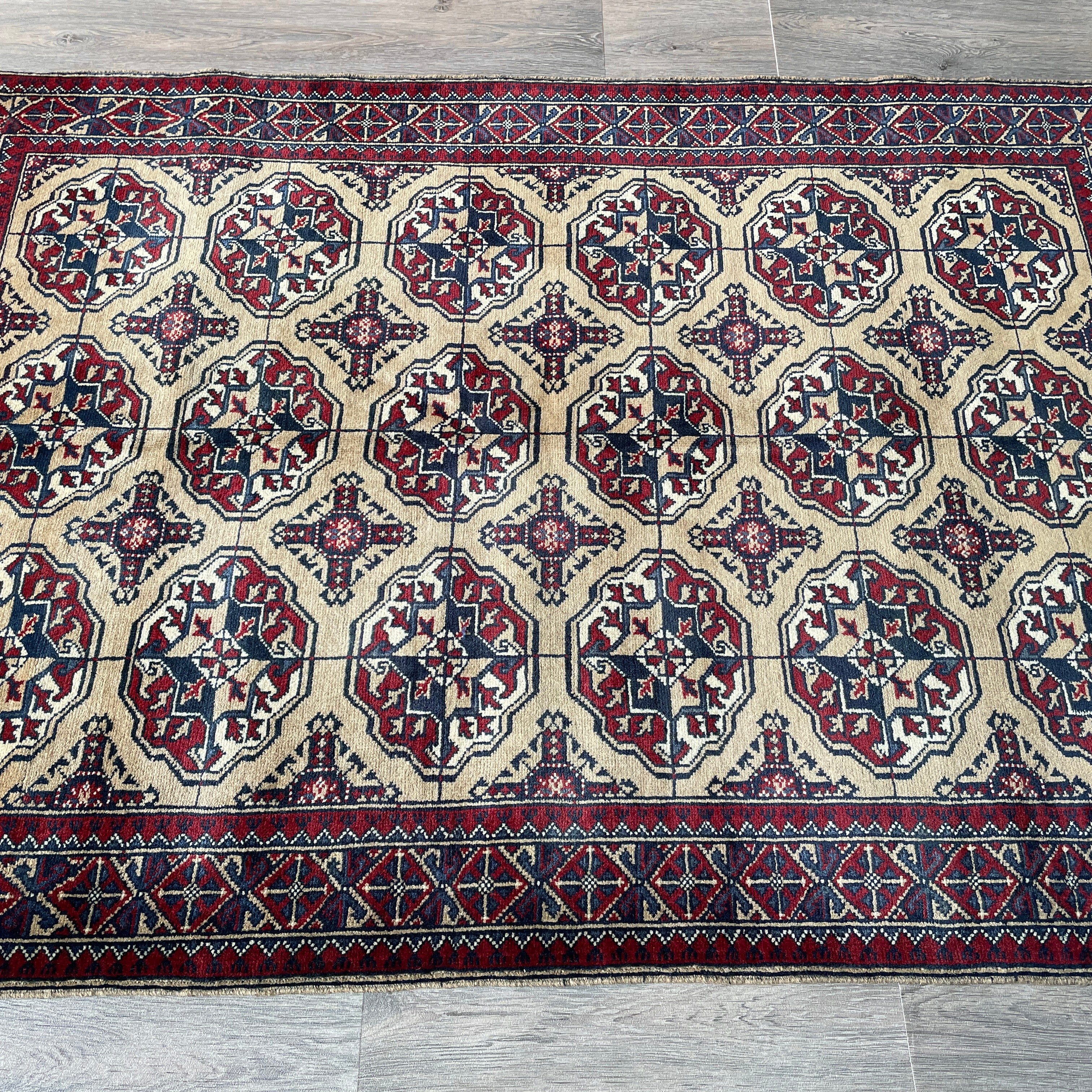 Fine Turkmen Tekke Rug (Merino Wool)