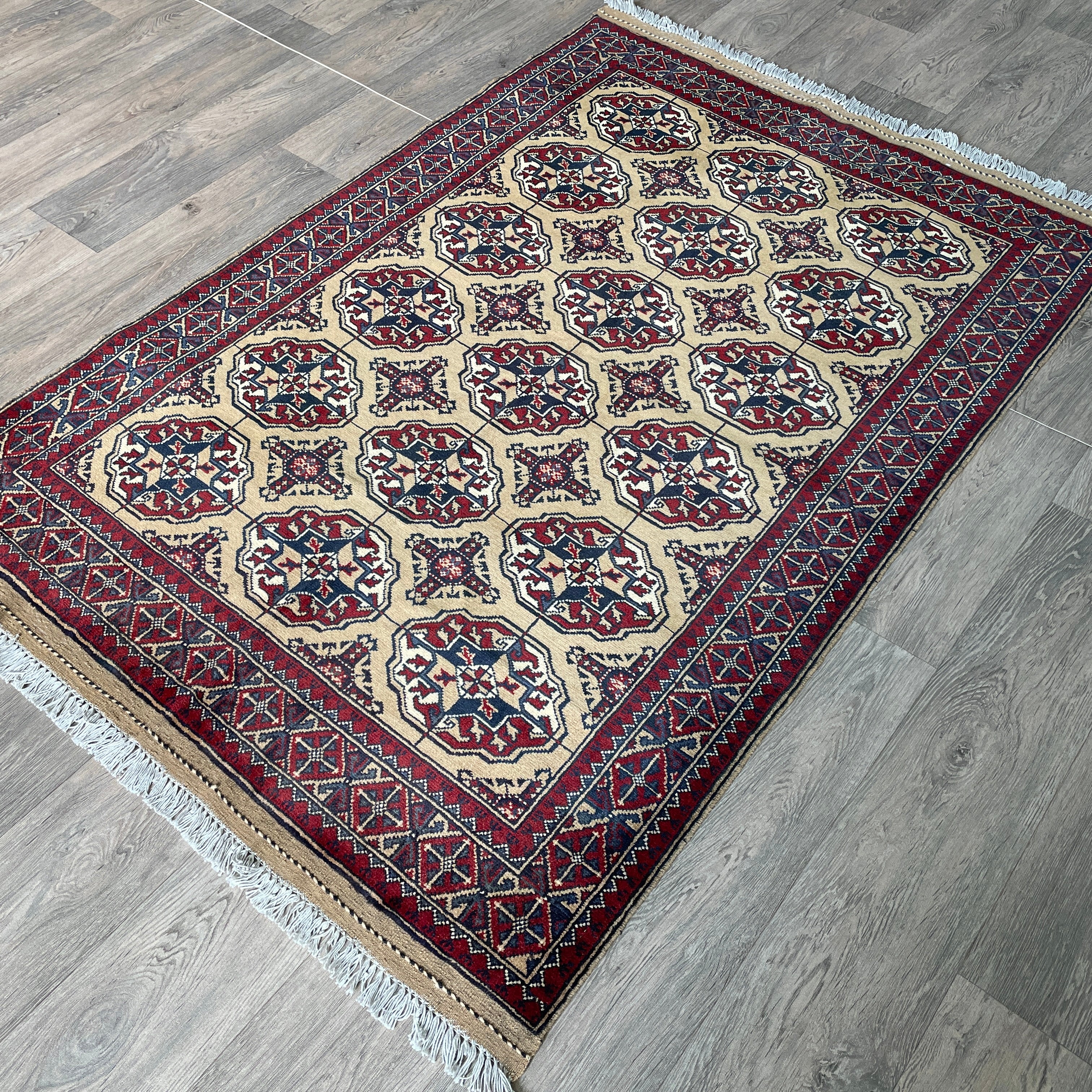 Fine Turkmen Tekke Rug (Merino Wool)