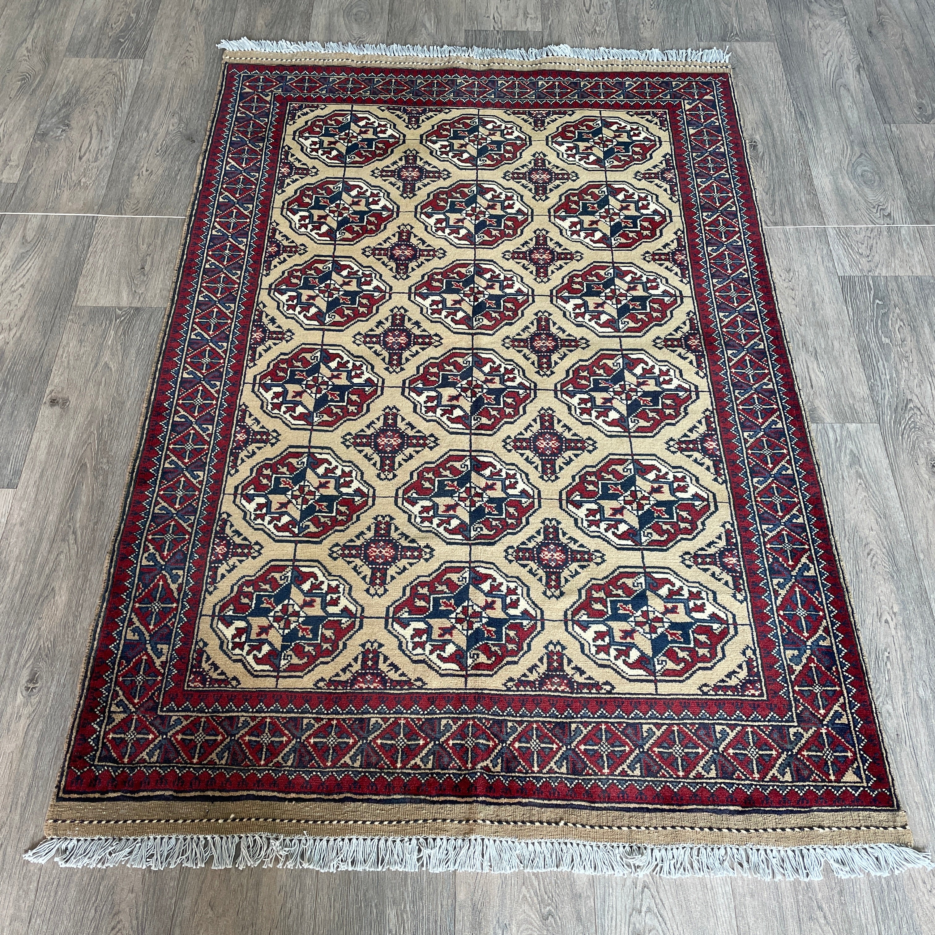 Fine Turkmen Tekke Rug (Merino Wool)