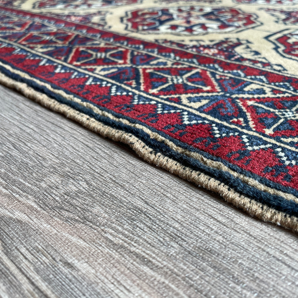 Fine Turkmen Tekke Rug (Merino Wool)