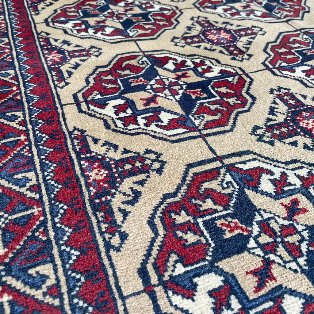 Fine Turkmen Tekke Rug (Merino Wool)