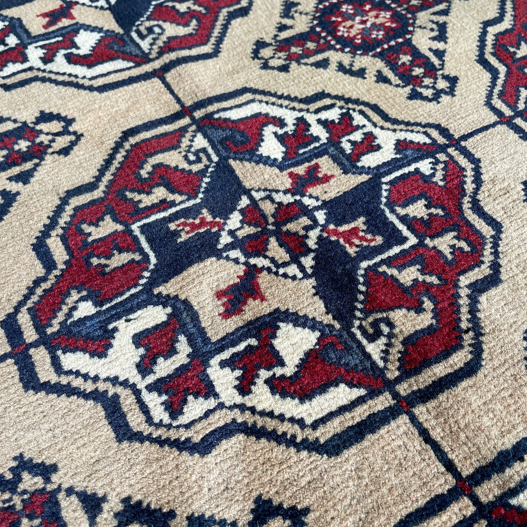Fine Turkmen Tekke Rug (Merino Wool)