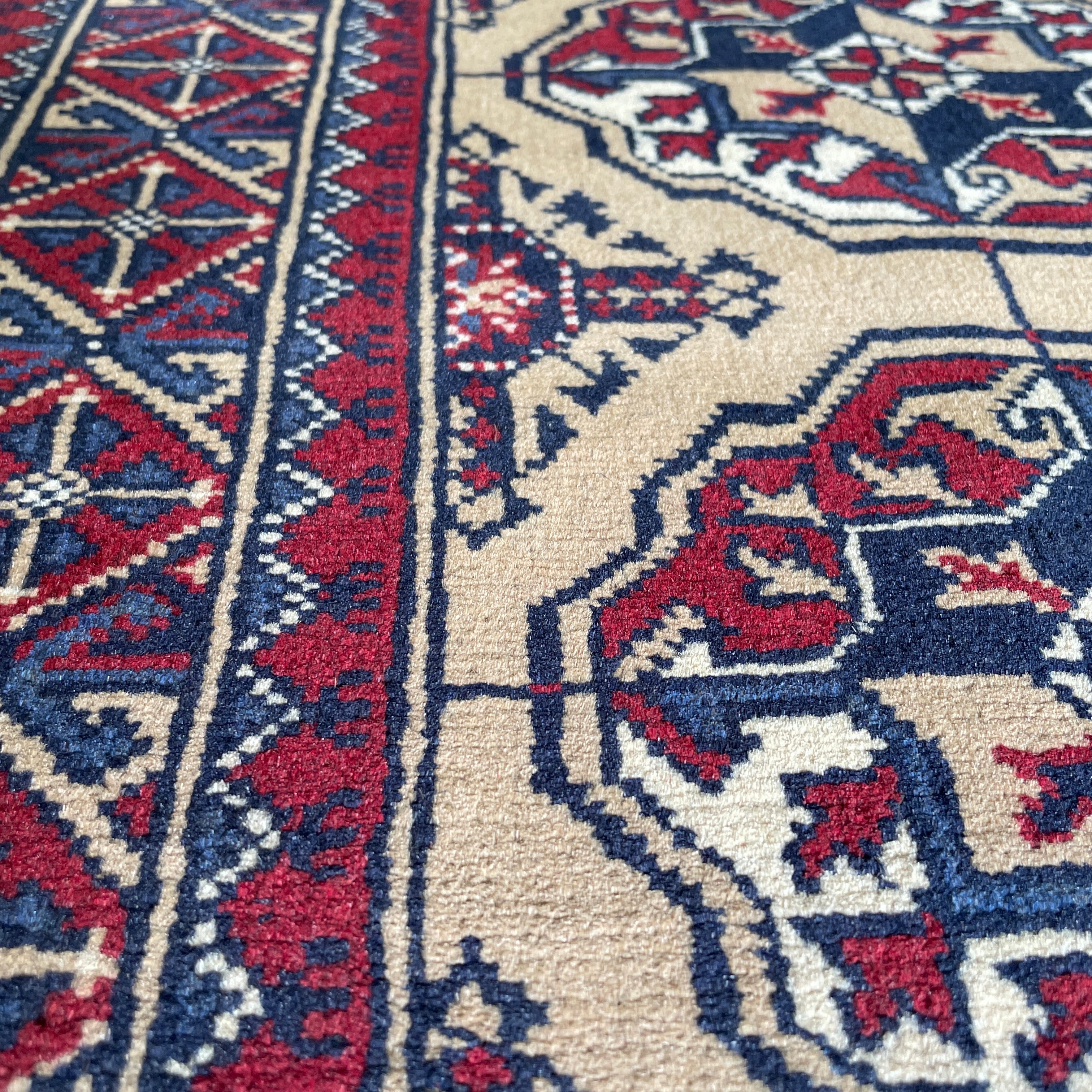 Fine Turkmen Tekke Rug (Merino Wool)