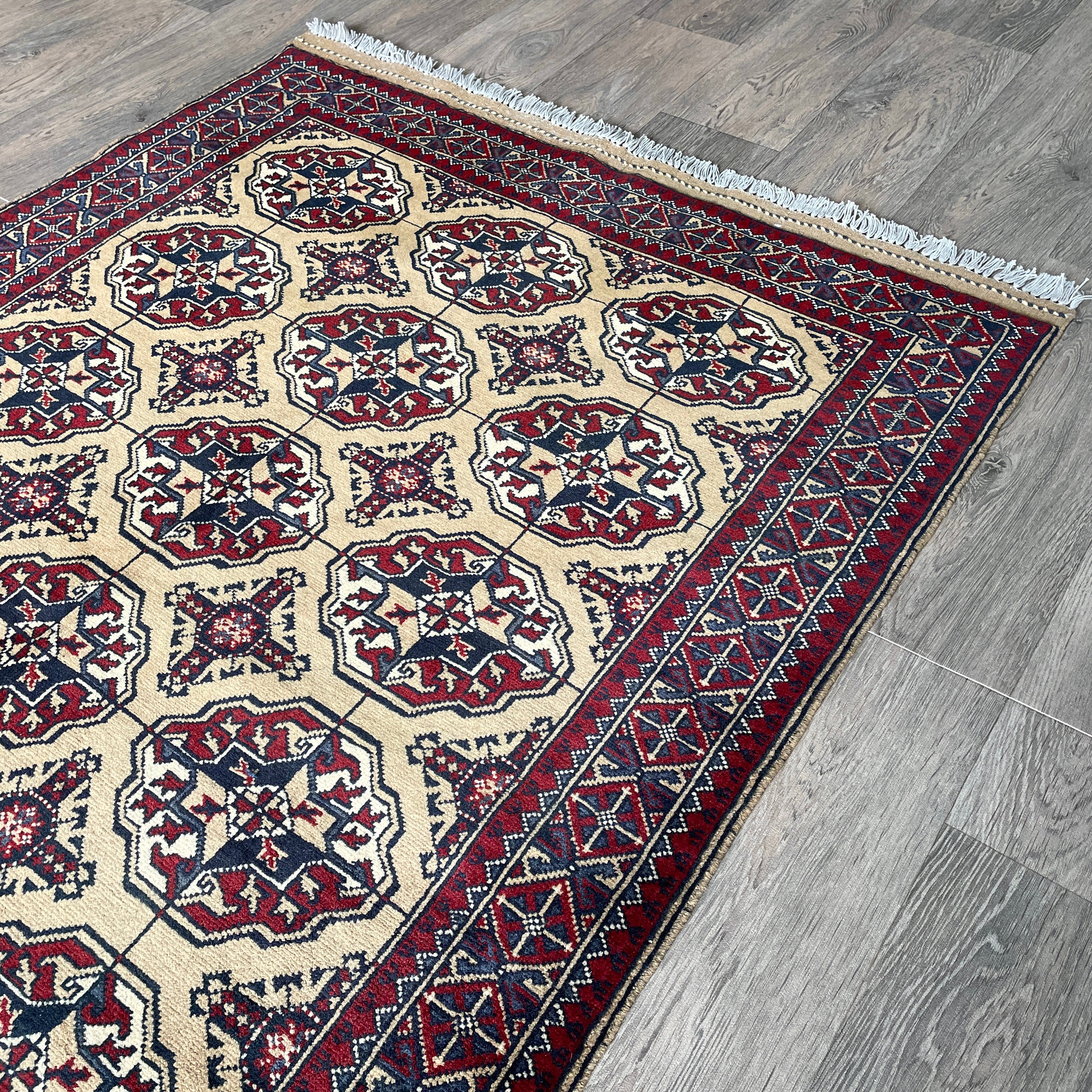 Fine Turkmen Tekke Rug (Merino Wool)