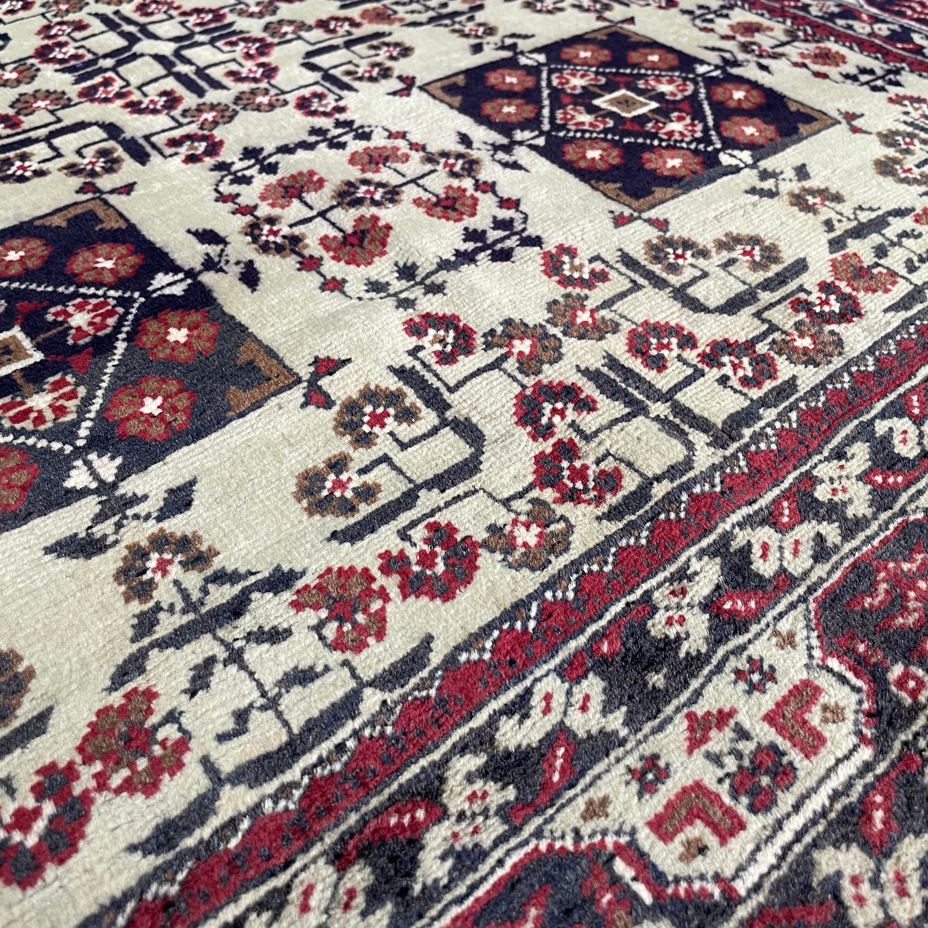 Fine Afghan Khal Muhammadi Rug (Merino Wool)