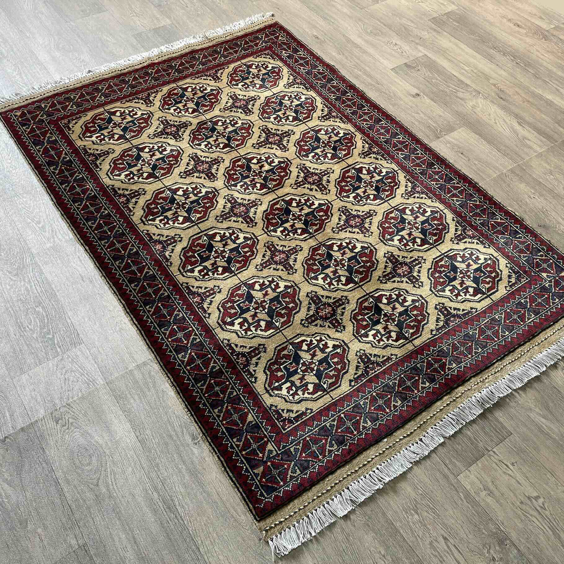 Fine Turkmen Tekke Rug (Merino Wool)
