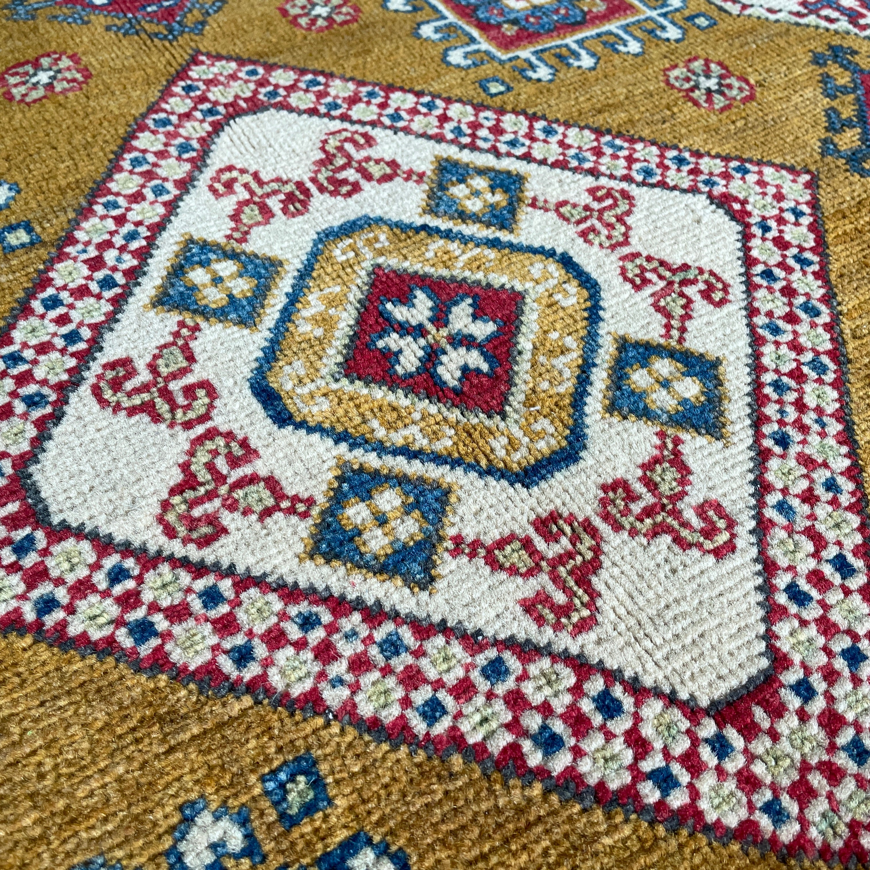 Afghan Yakash Kazak Round Rug