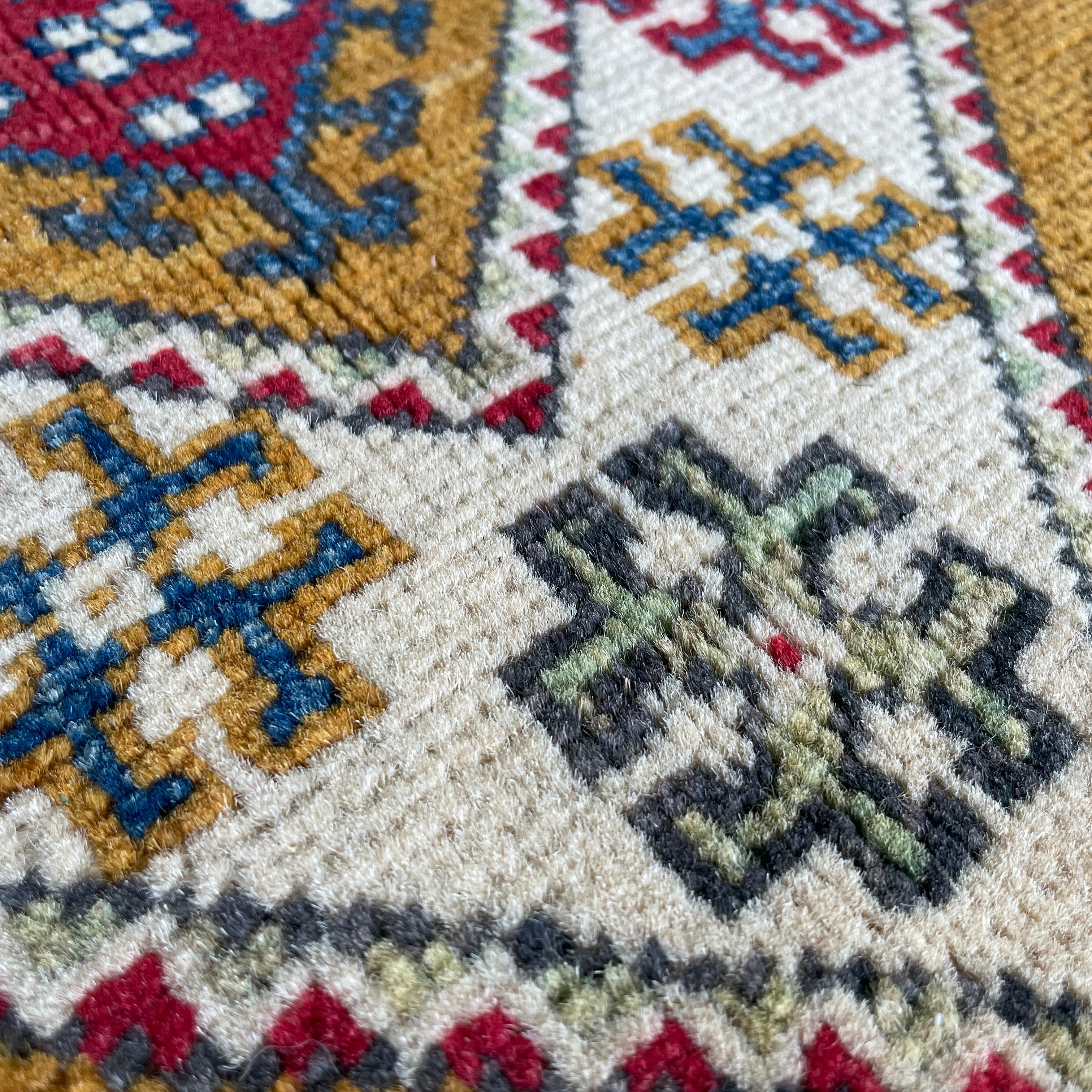 Afghan Yakash Kazak Round Rug