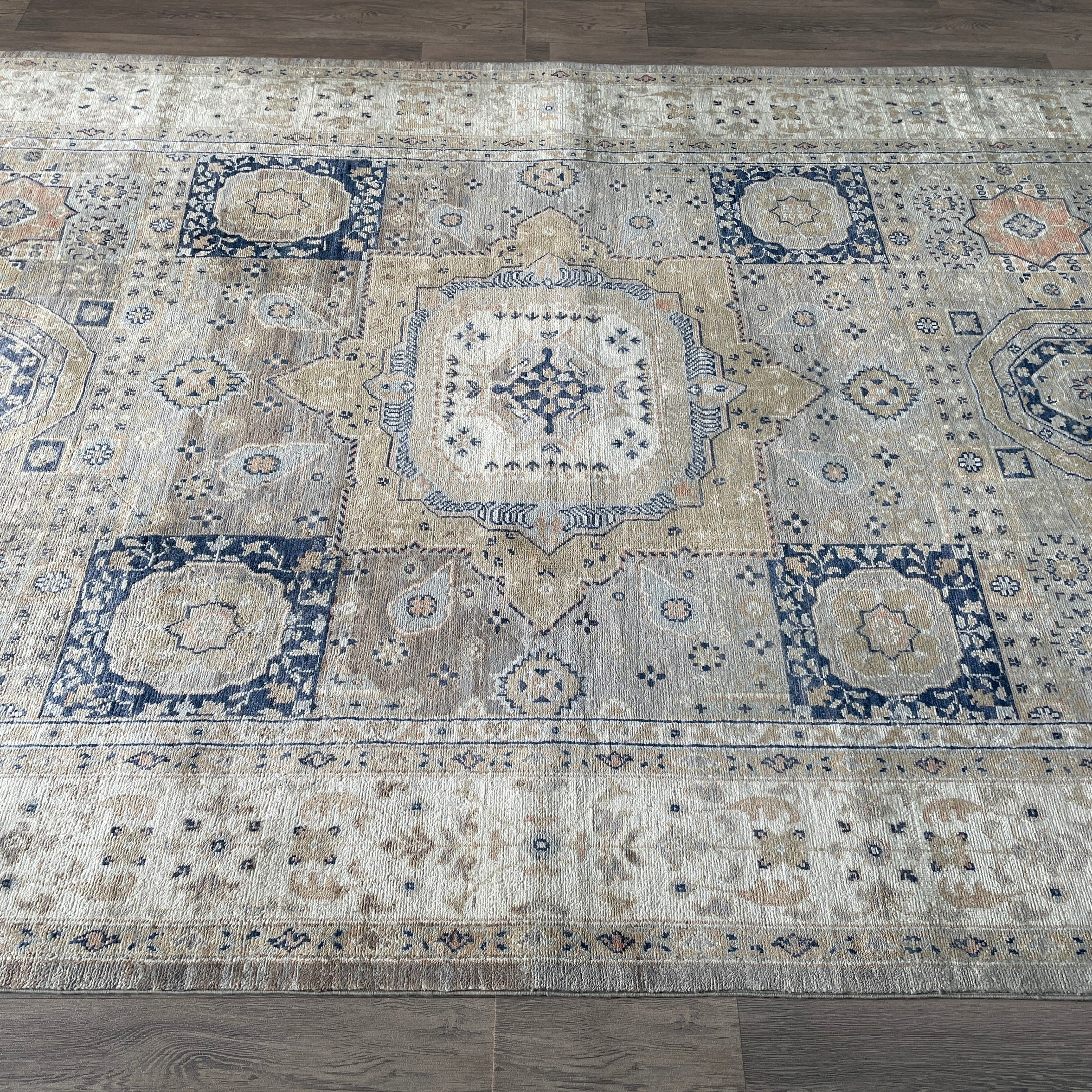 293 x 176 cm | Afghan Mamluk Rug