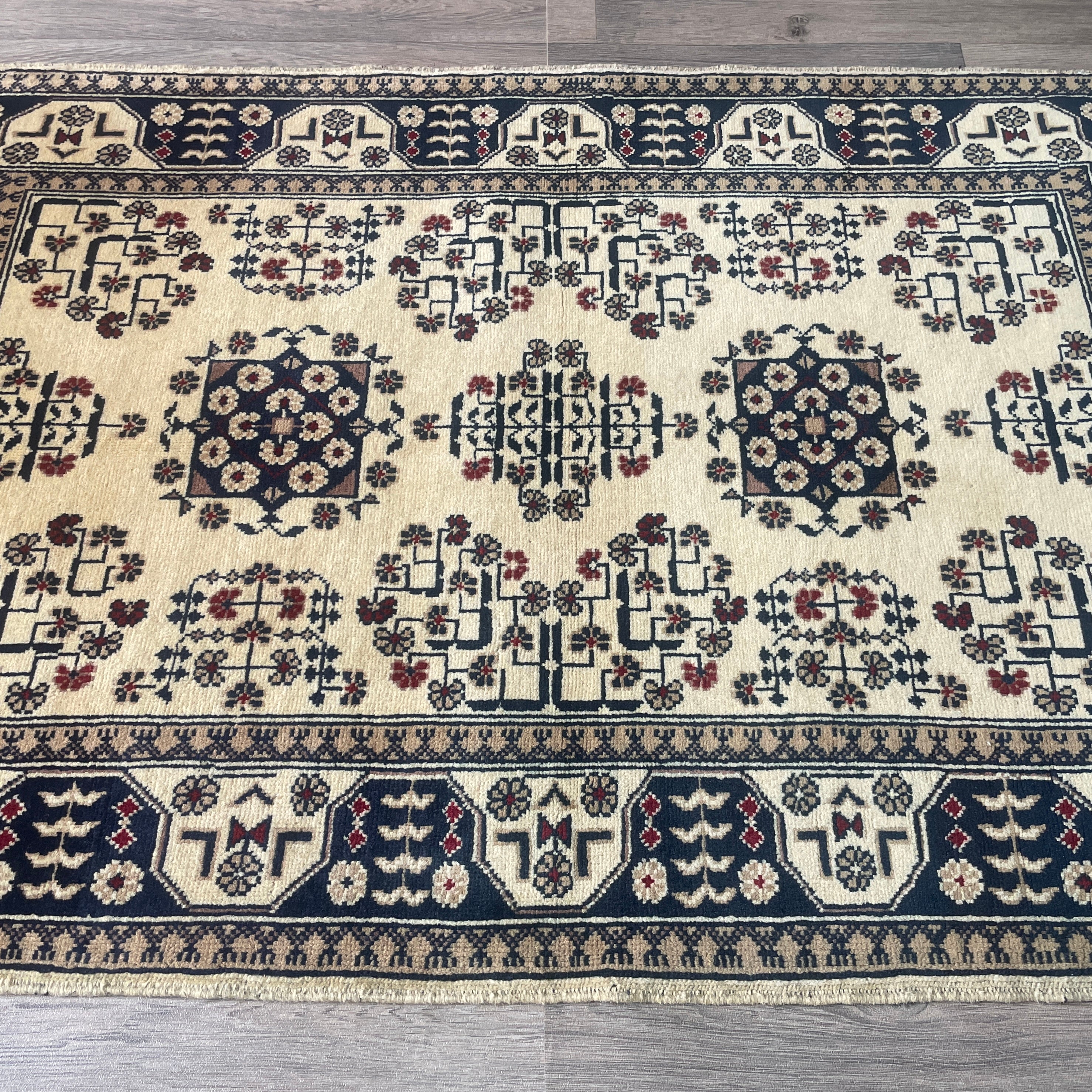 Fine Afghan Khal Muhammadi Rug (Merino Wool)