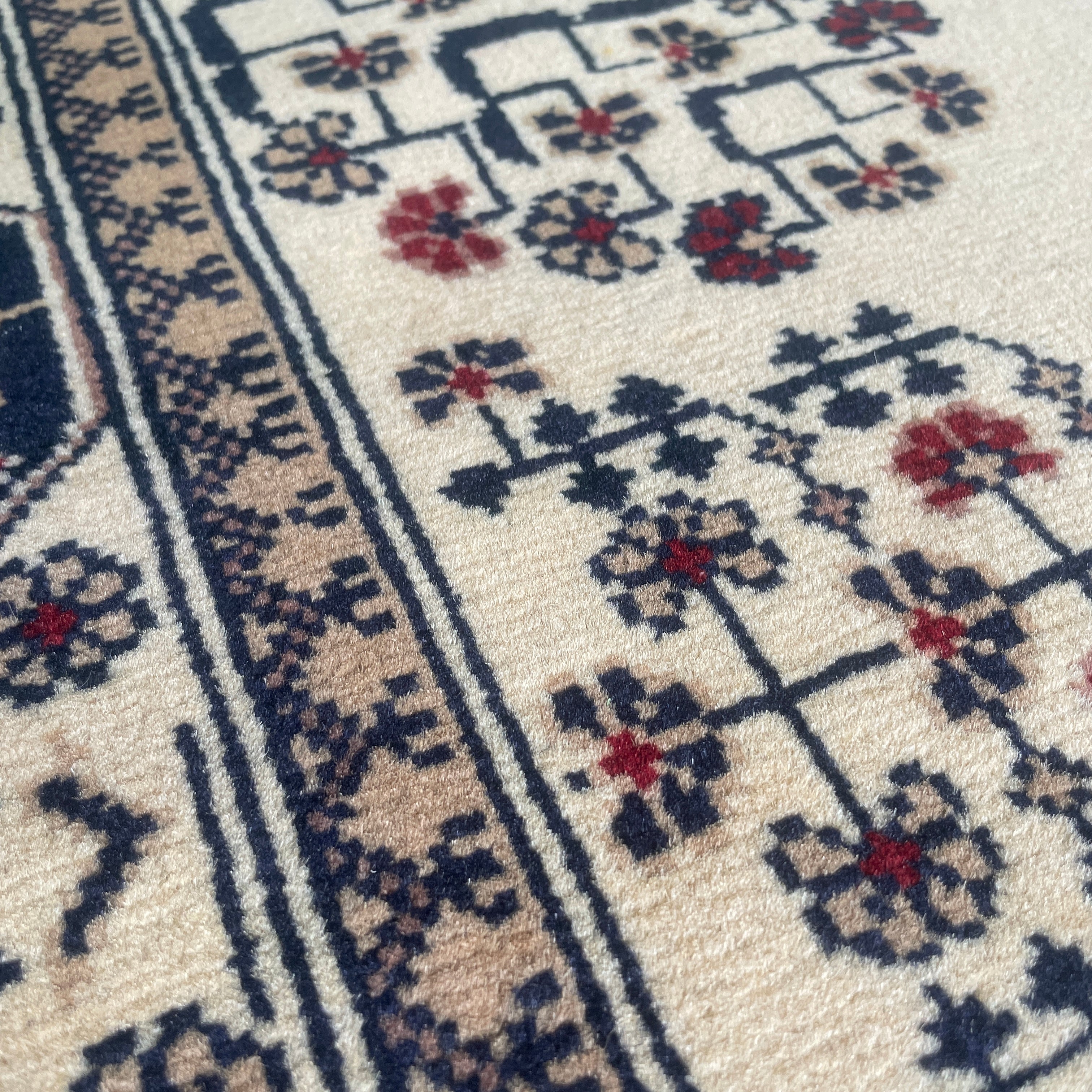 Fine Afghan Khal Muhammadi Rug (Merino Wool)