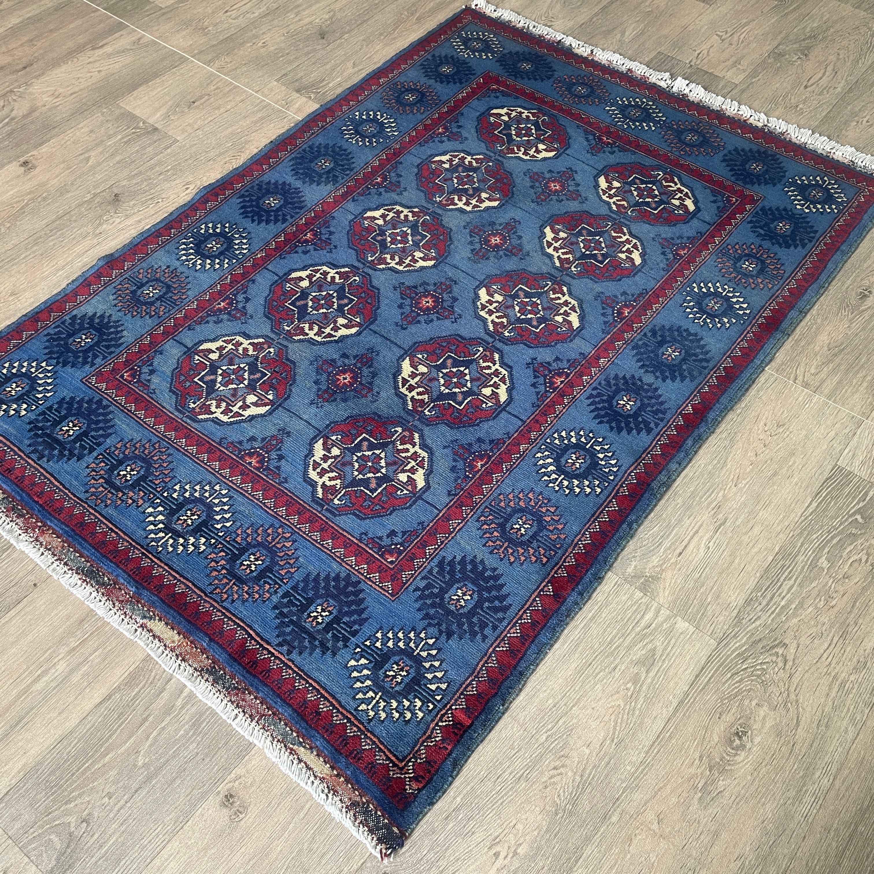 Fine Turkmen Tekke Rug (Merino Wool)