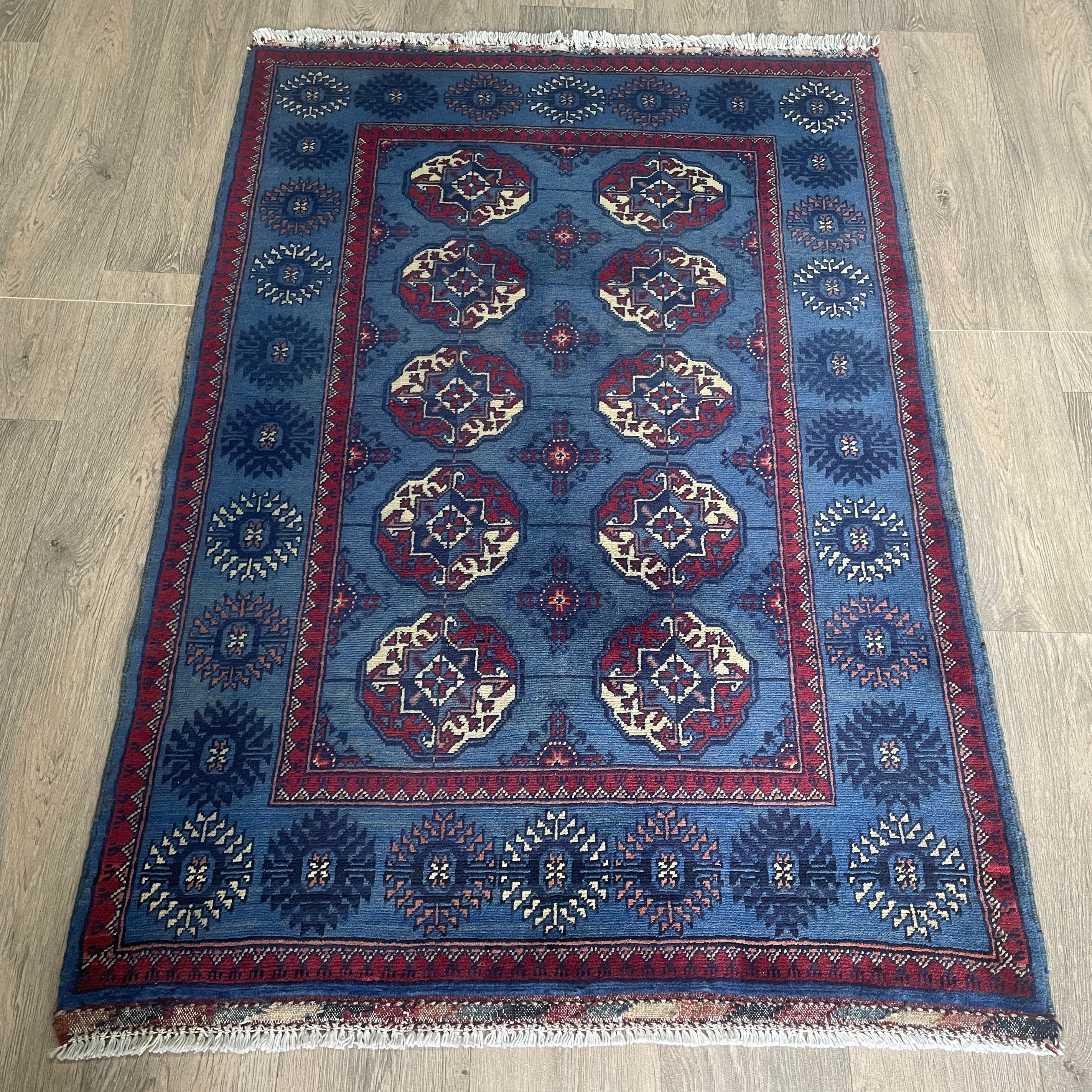 Fine Turkmen Tekke Rug (Merino Wool)