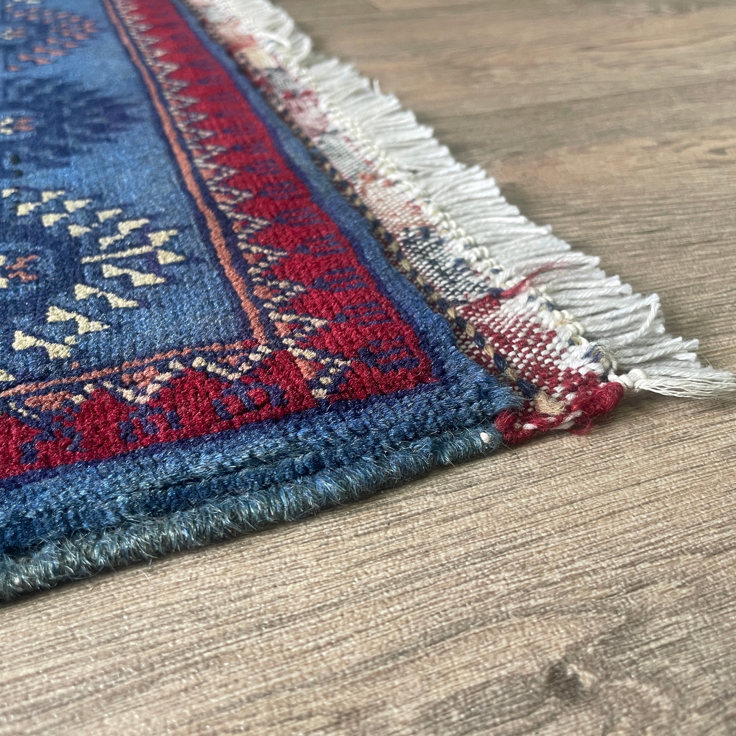 Fine Turkmen Tekke Rug (Merino Wool)