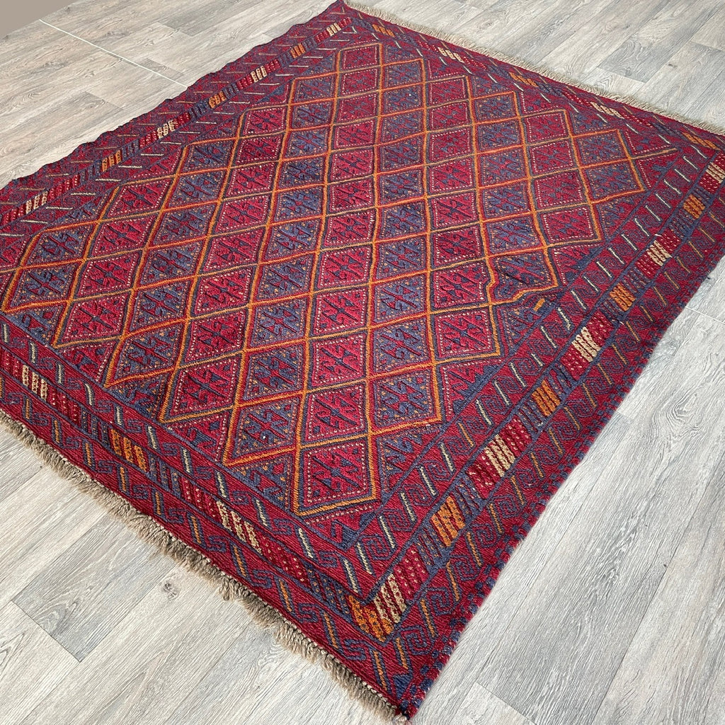 192 x 157 cm | Afghan Mushwani Rug