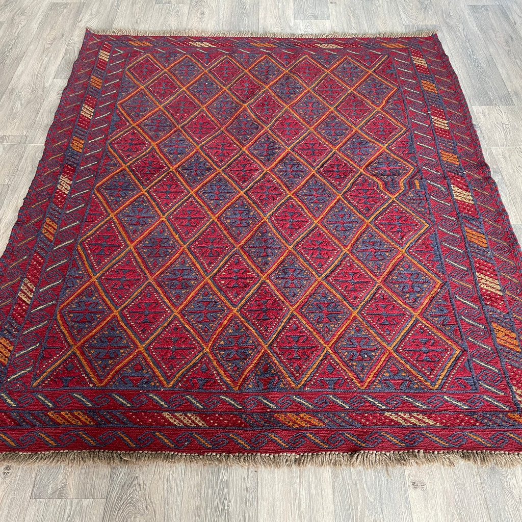 192 x 157 cm | Afghan Mushwani Rug