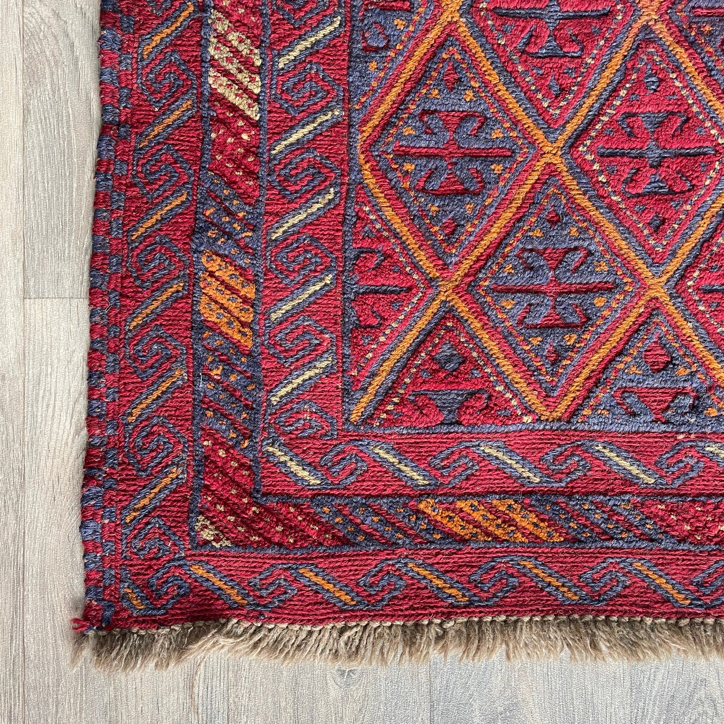 192 x 157 cm | Afghan Mushwani Rug