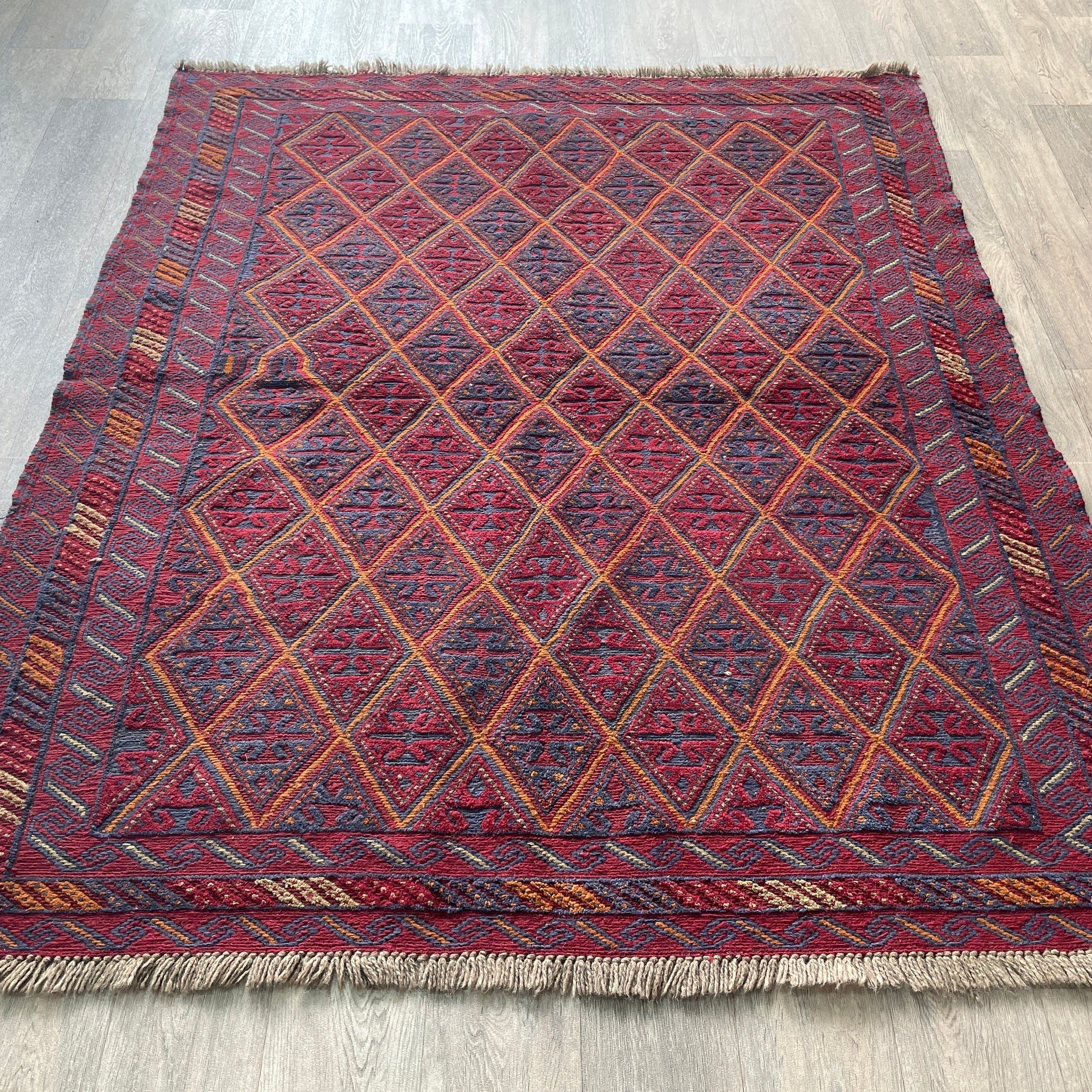 192 x 157 cm | Afghan Mushwani Rug