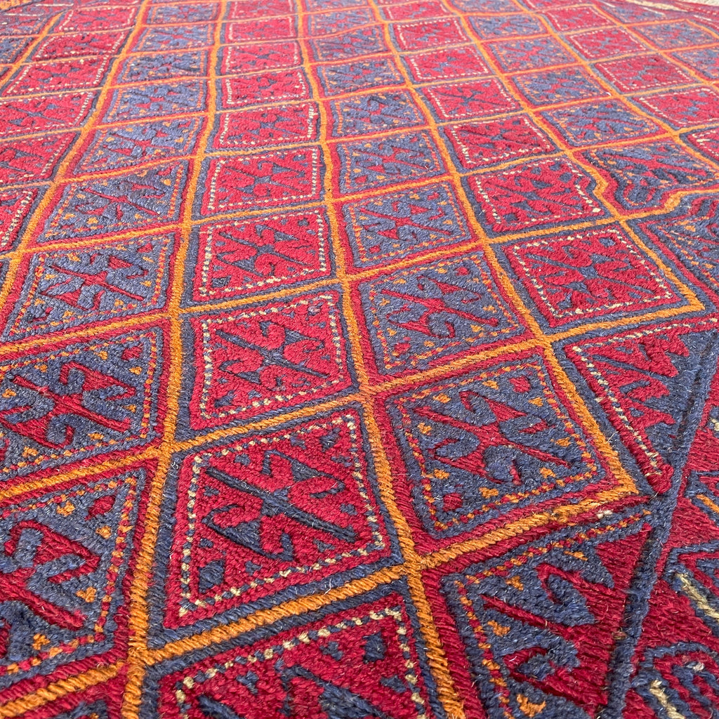 192 x 157 cm | Afghan Mushwani Rug
