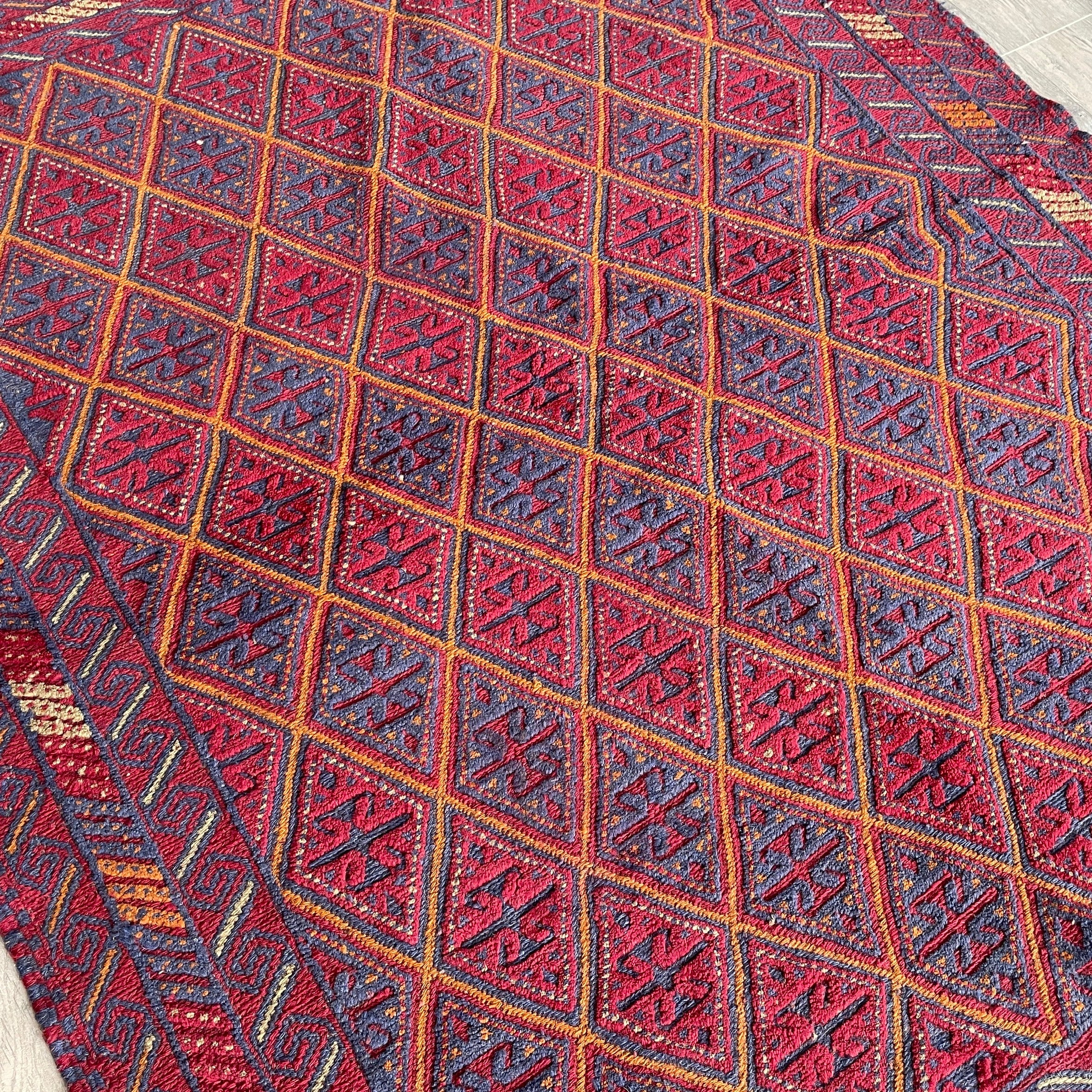 192 x 157 cm | Afghan Mushwani Rug