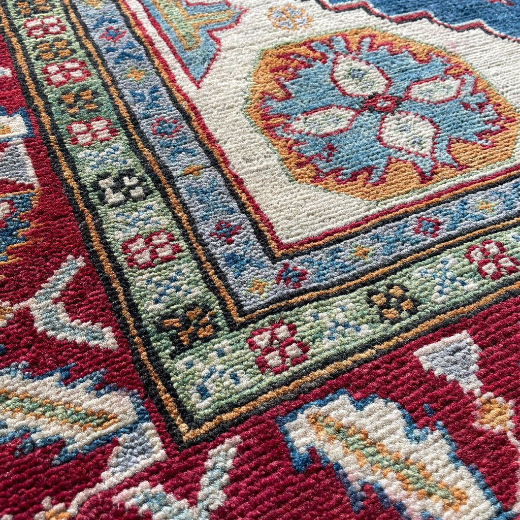 198 x 154 cm | Afghan Kazak Yakash Rug