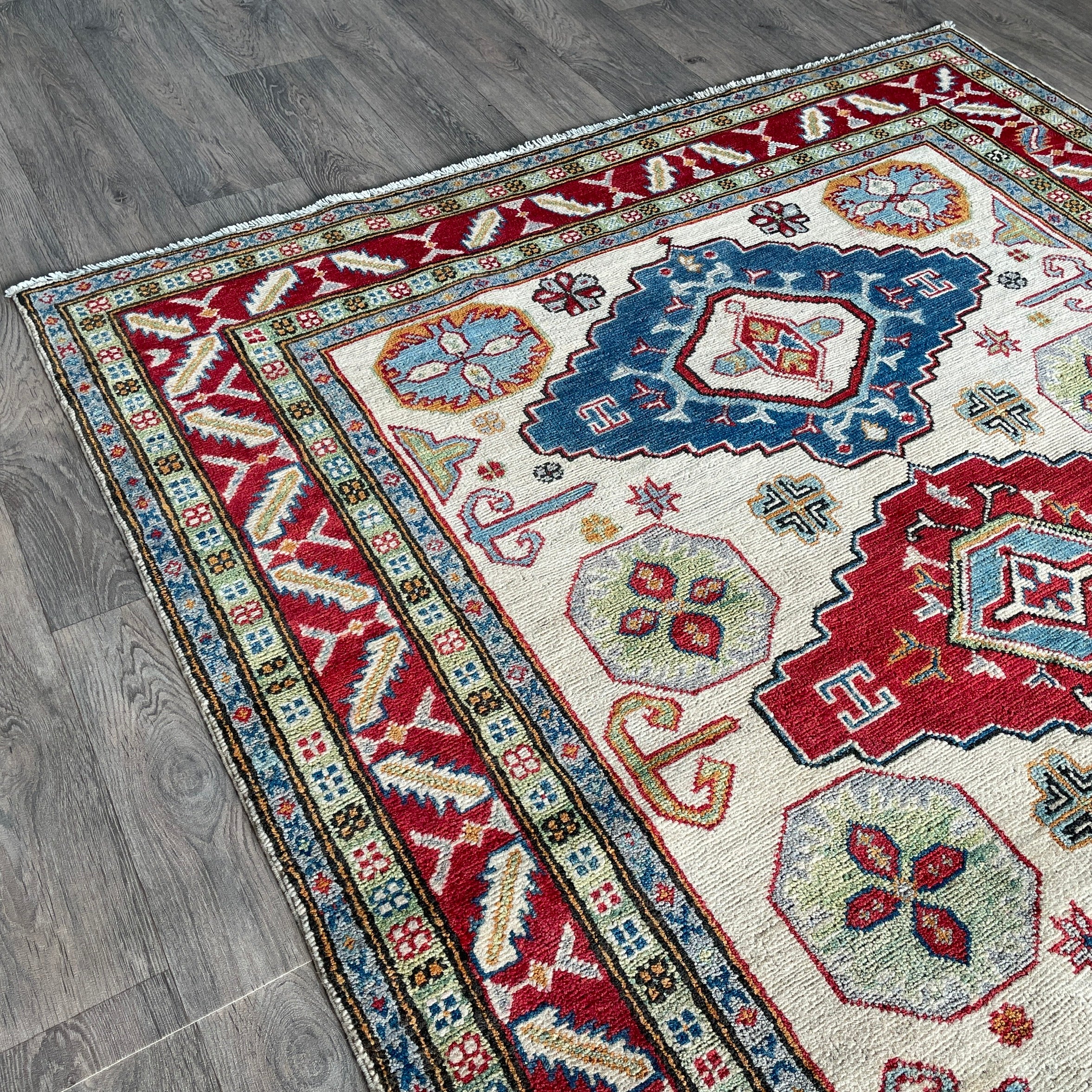 198 x 154 cm | Afghan Kazak Yakash Rug