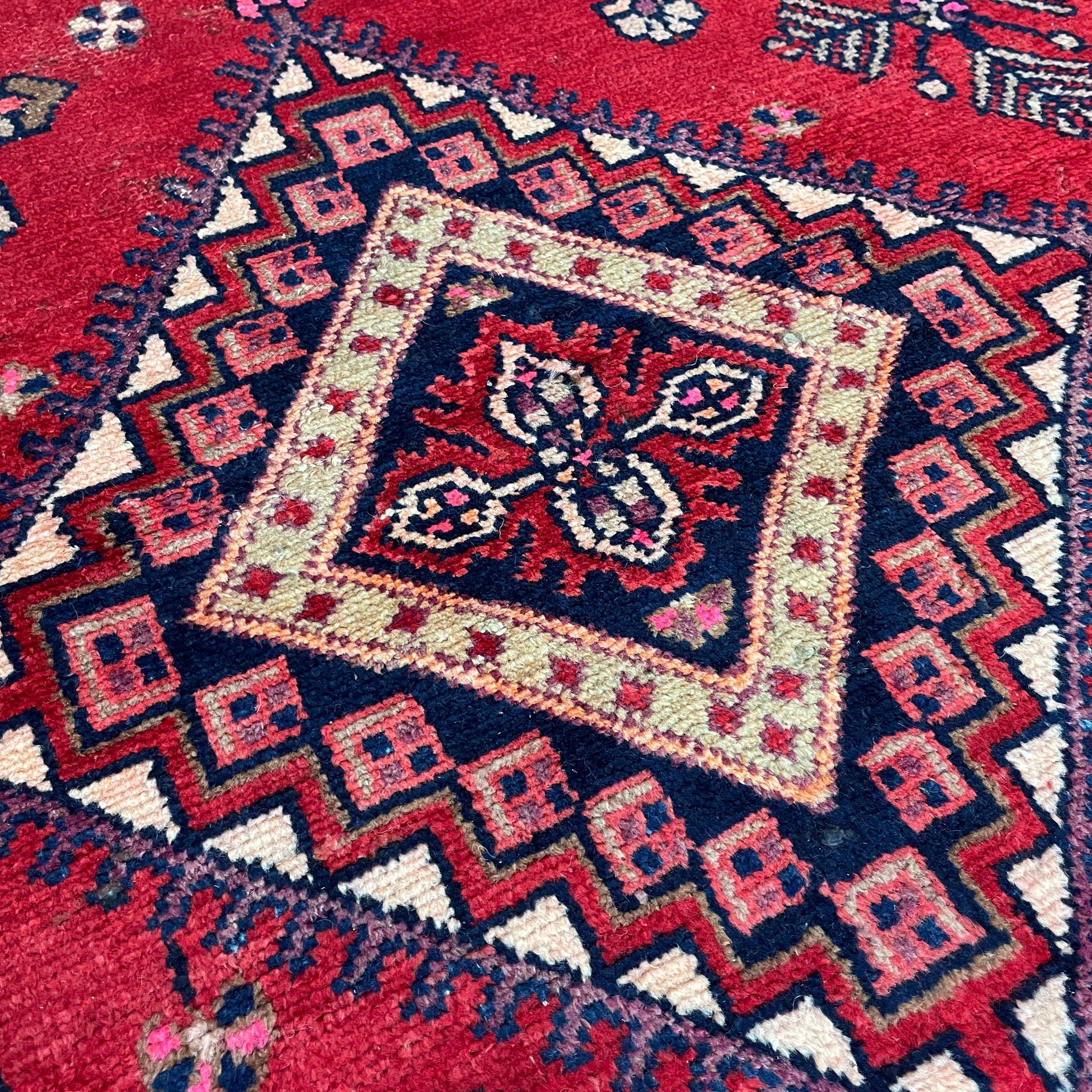 196 x 128 cm | Persiann Hamadan Rug (Old 1970)