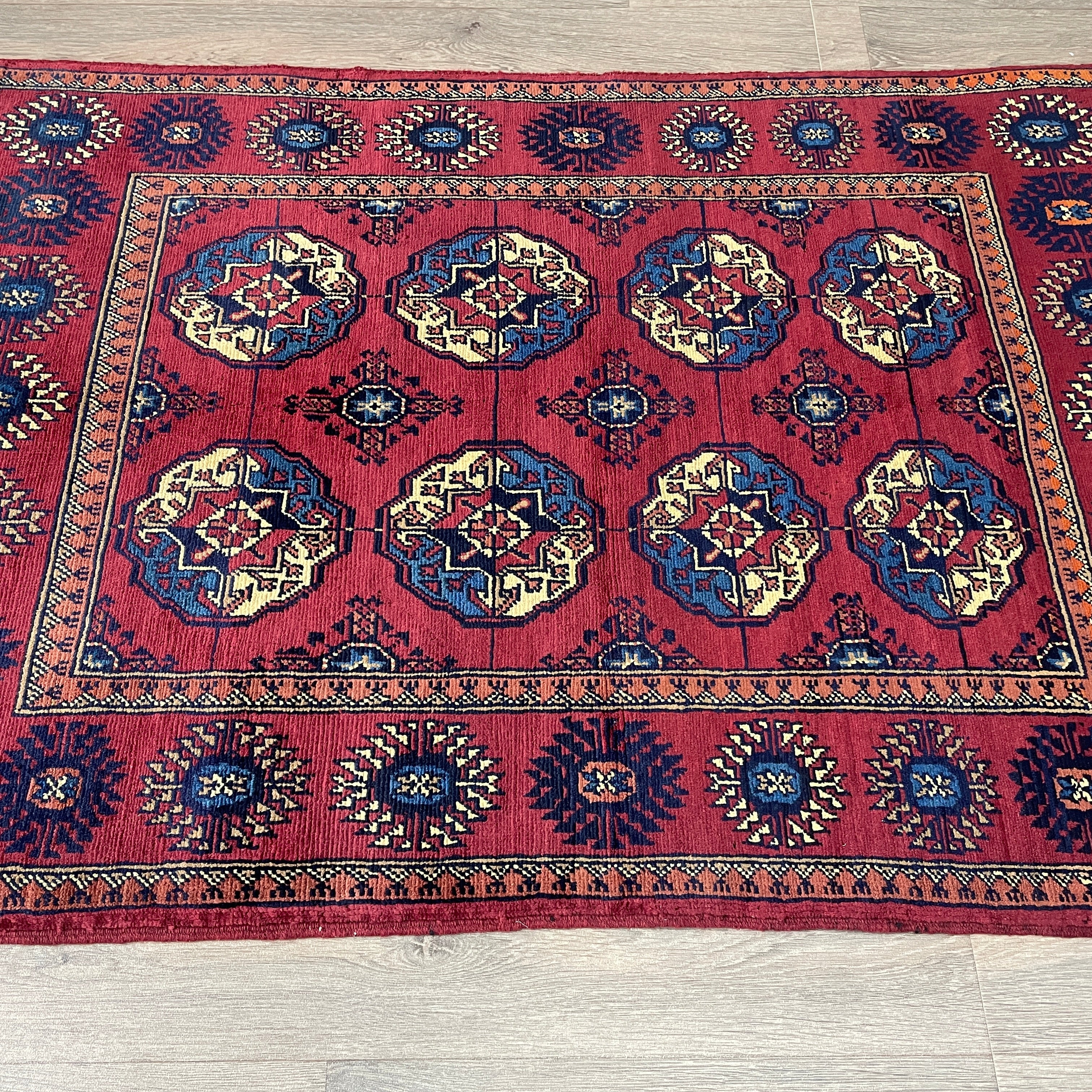 Fine Turkmen Tekke Rug (Merino Wool)