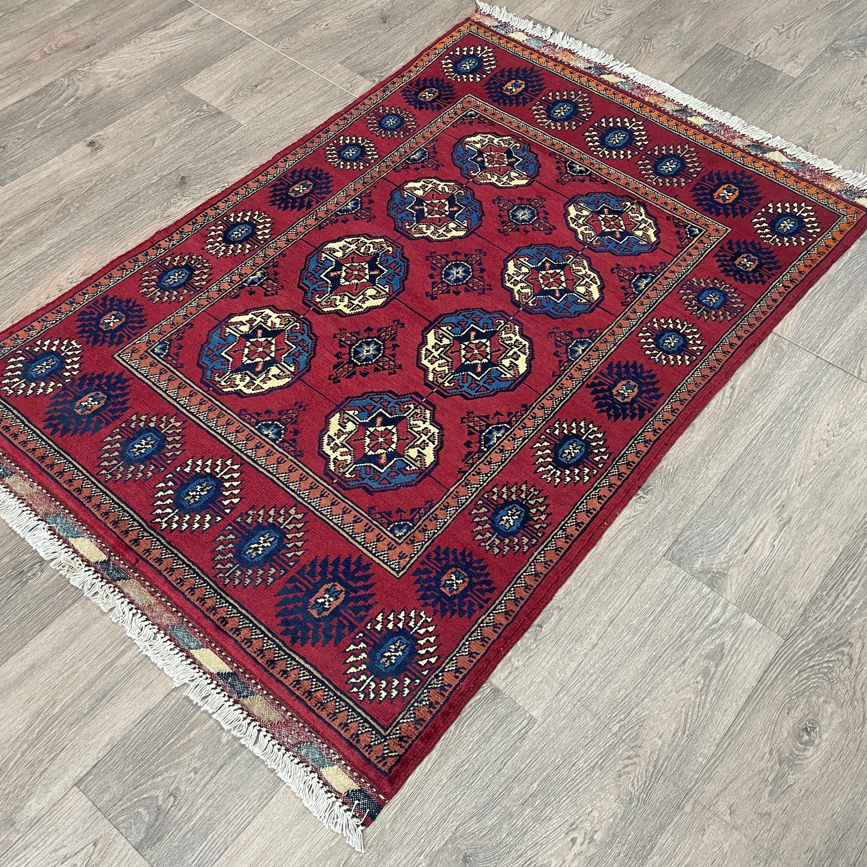Fine Turkmen Tekke Rug (Merino Wool)