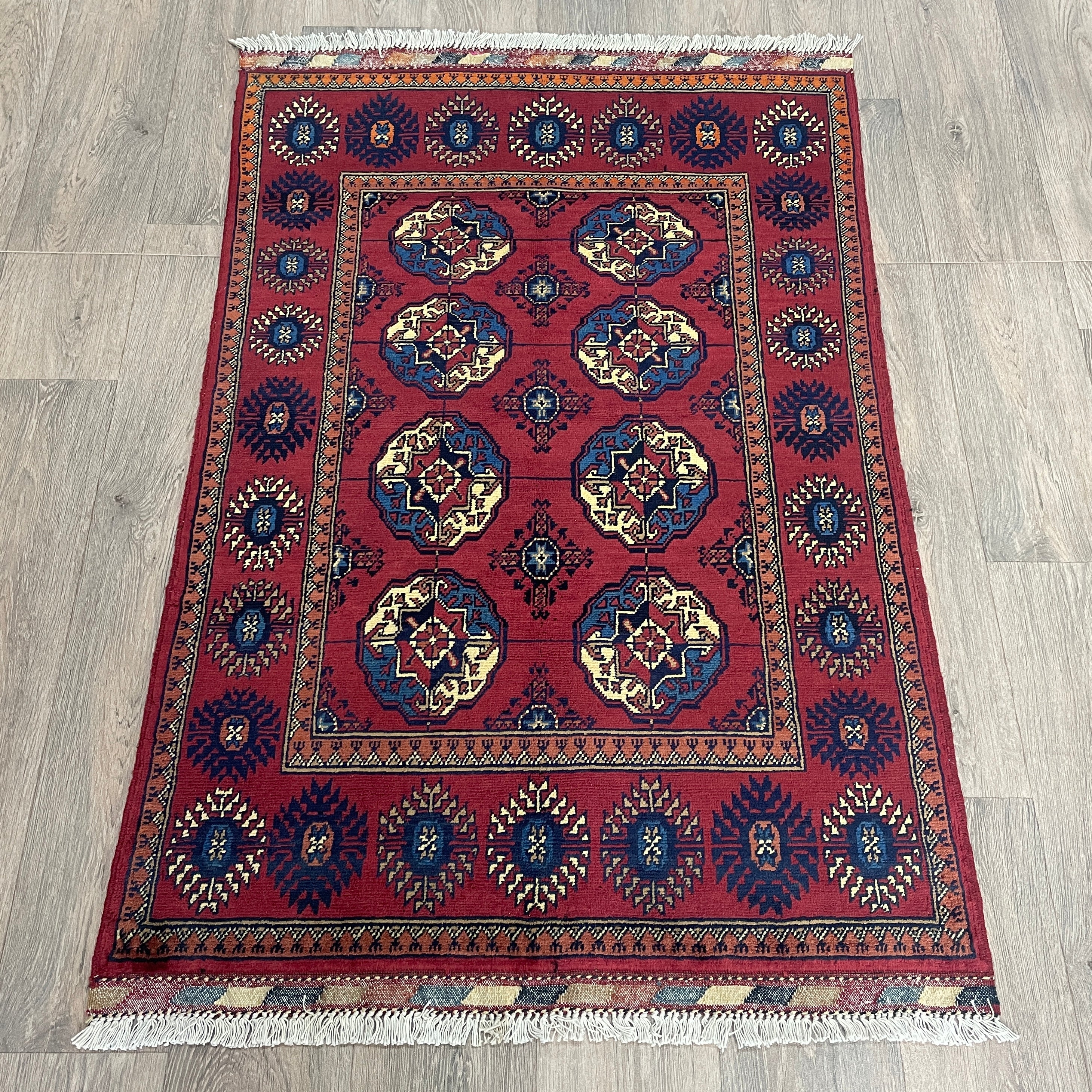 Fine Turkmen Tekke Rug (Merino Wool)