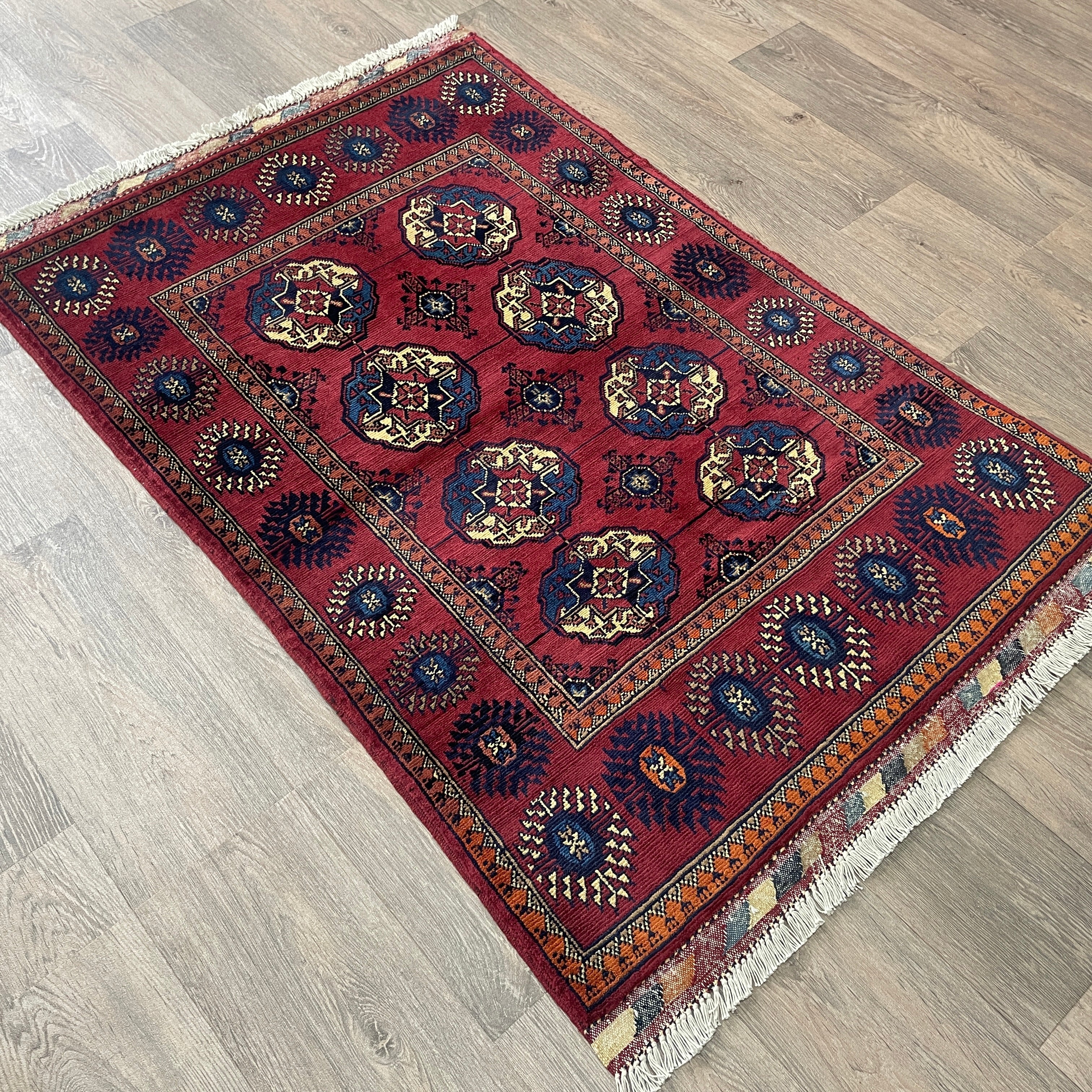 Fine Turkmen Tekke Rug (Merino Wool)