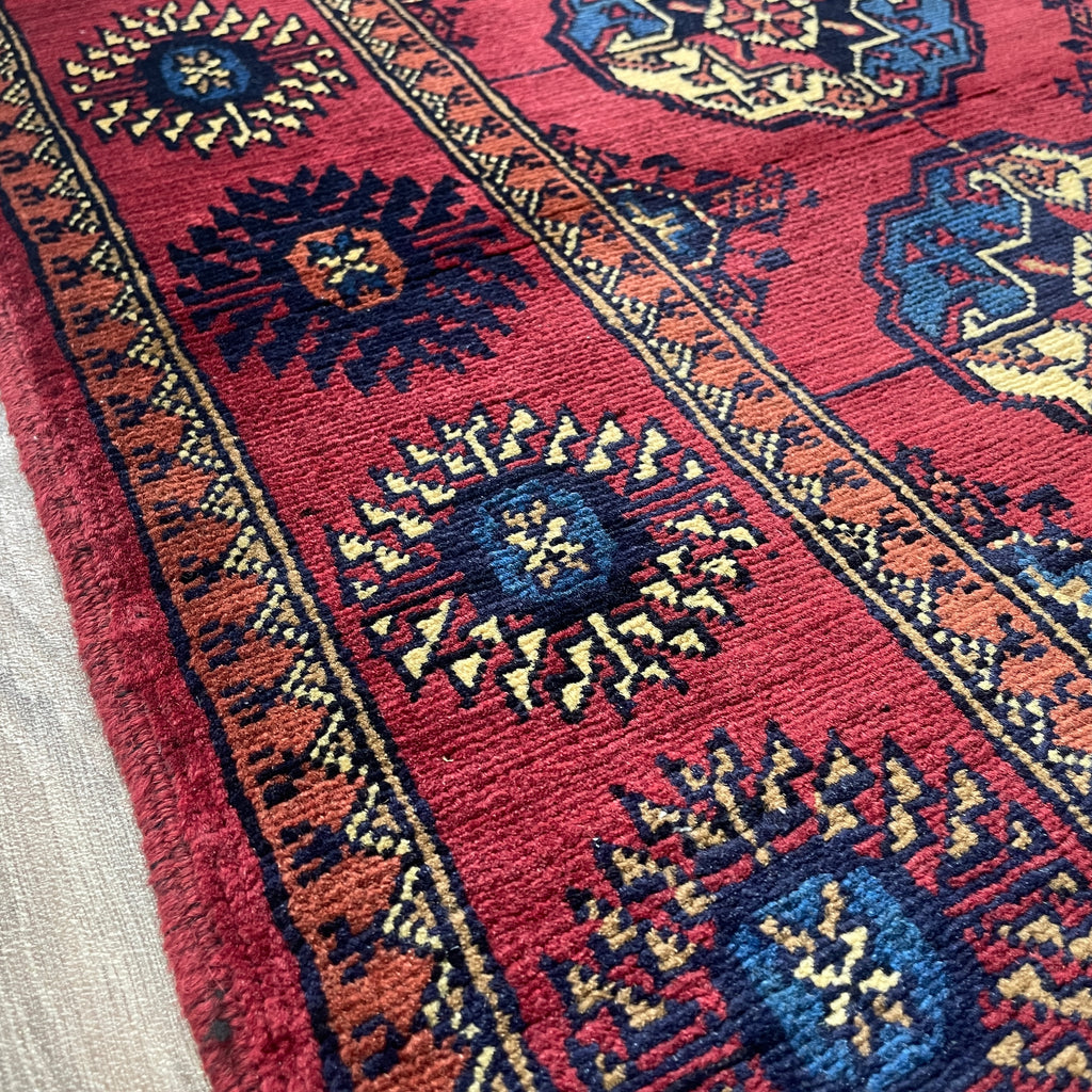 Fine Turkmen Tekke Rug (Merino Wool)
