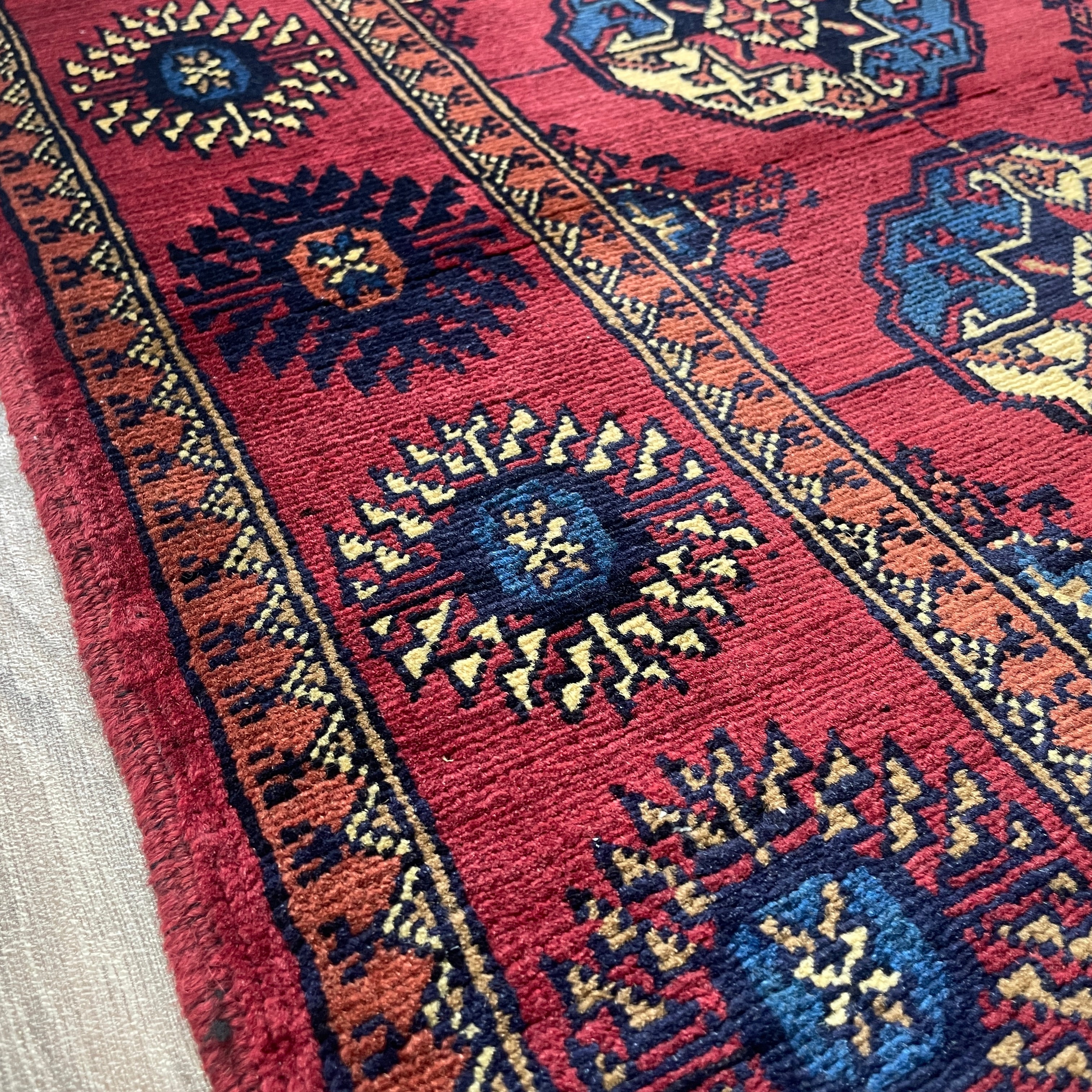 Fine Turkmen Tekke Rug (Merino Wool)