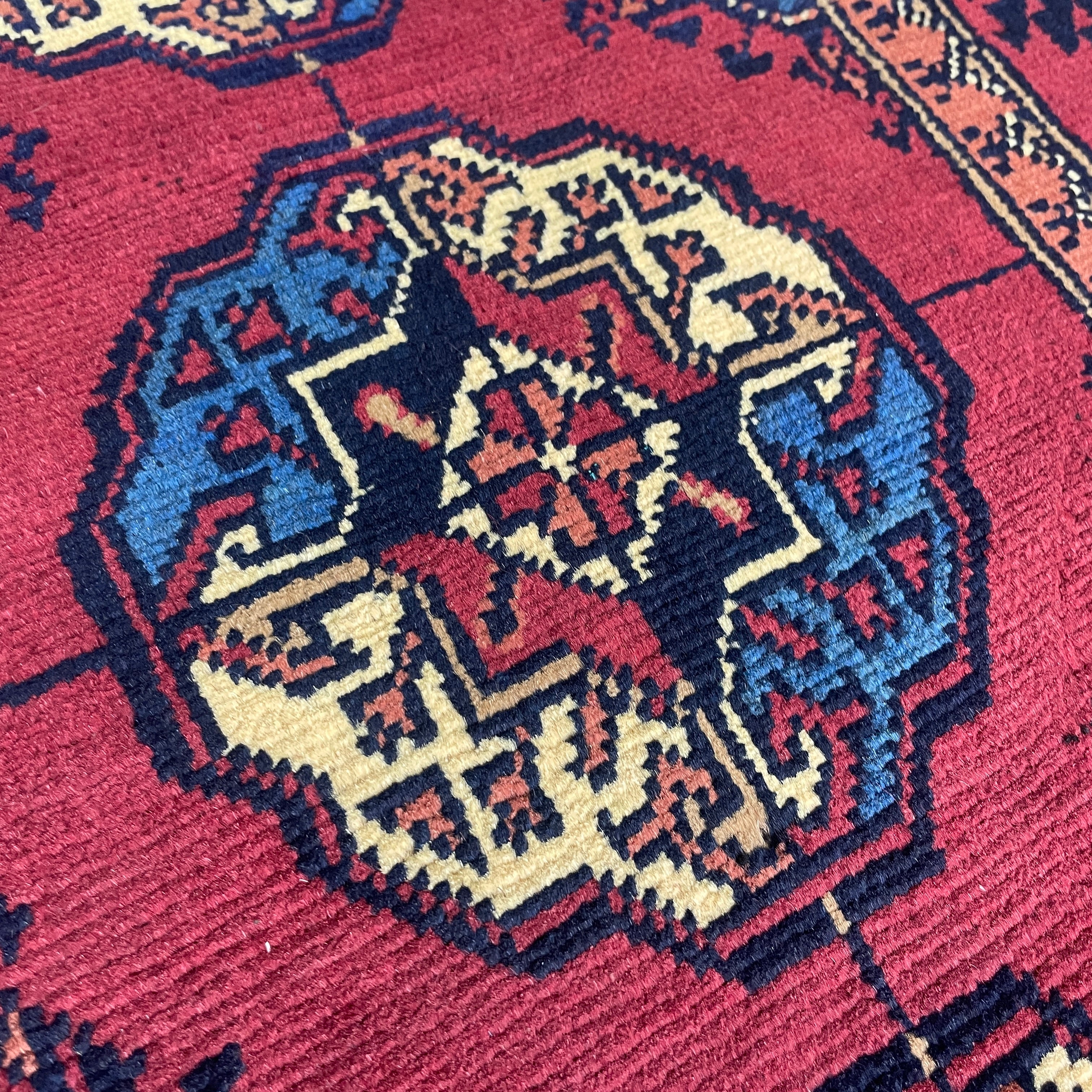 Fine Turkmen Tekke Rug (Merino Wool)