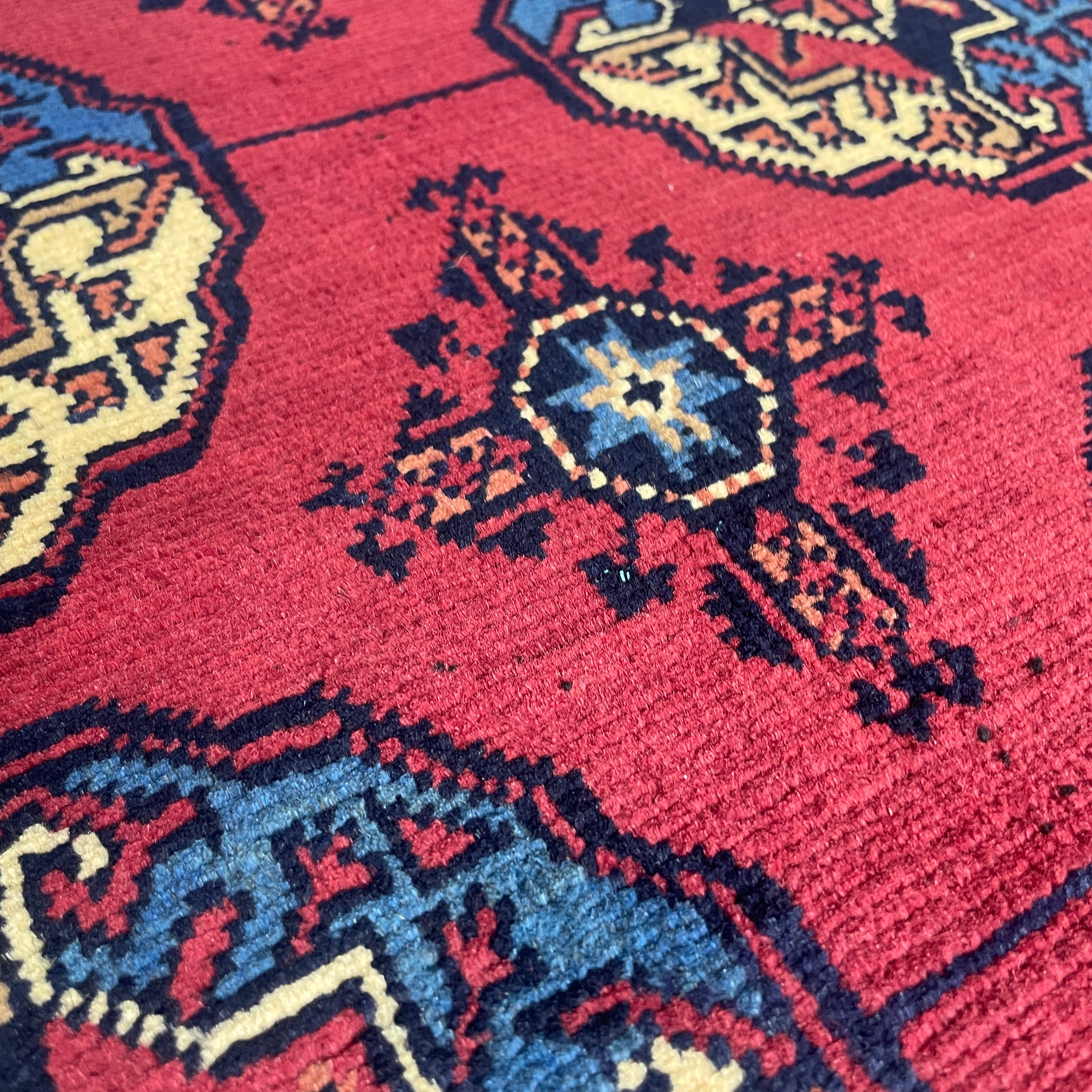 Fine Turkmen Tekke Rug (Merino Wool)