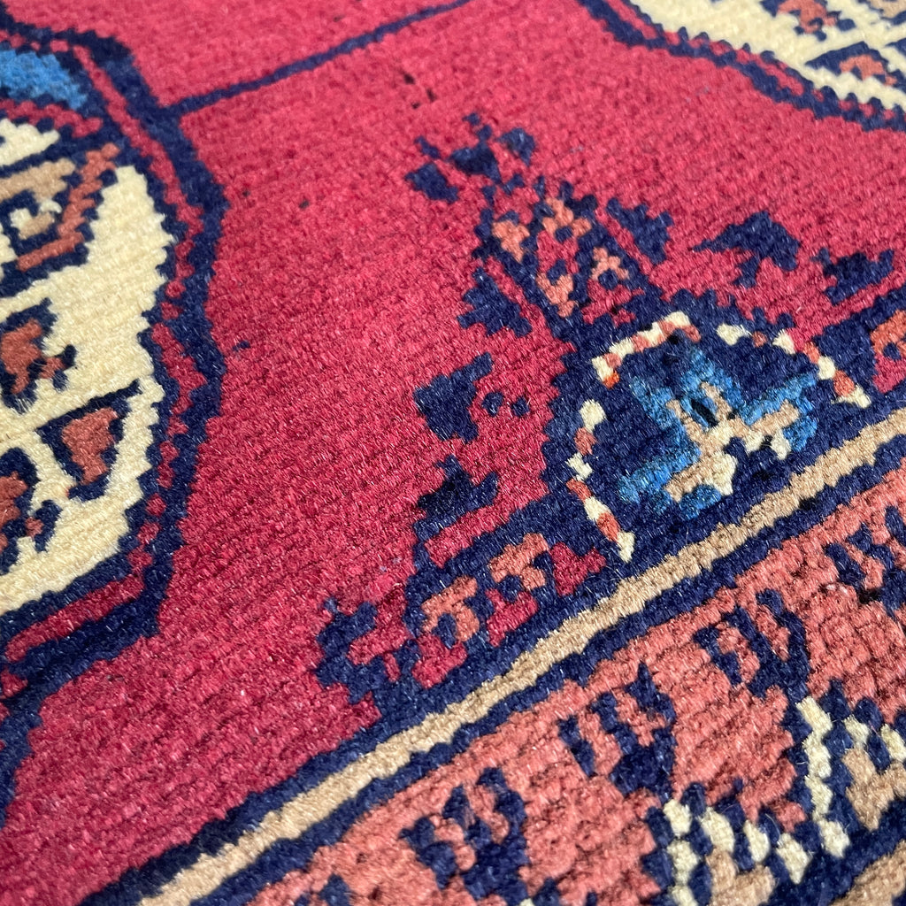 Fine Turkmen Tekke Rug (Merino Wool)