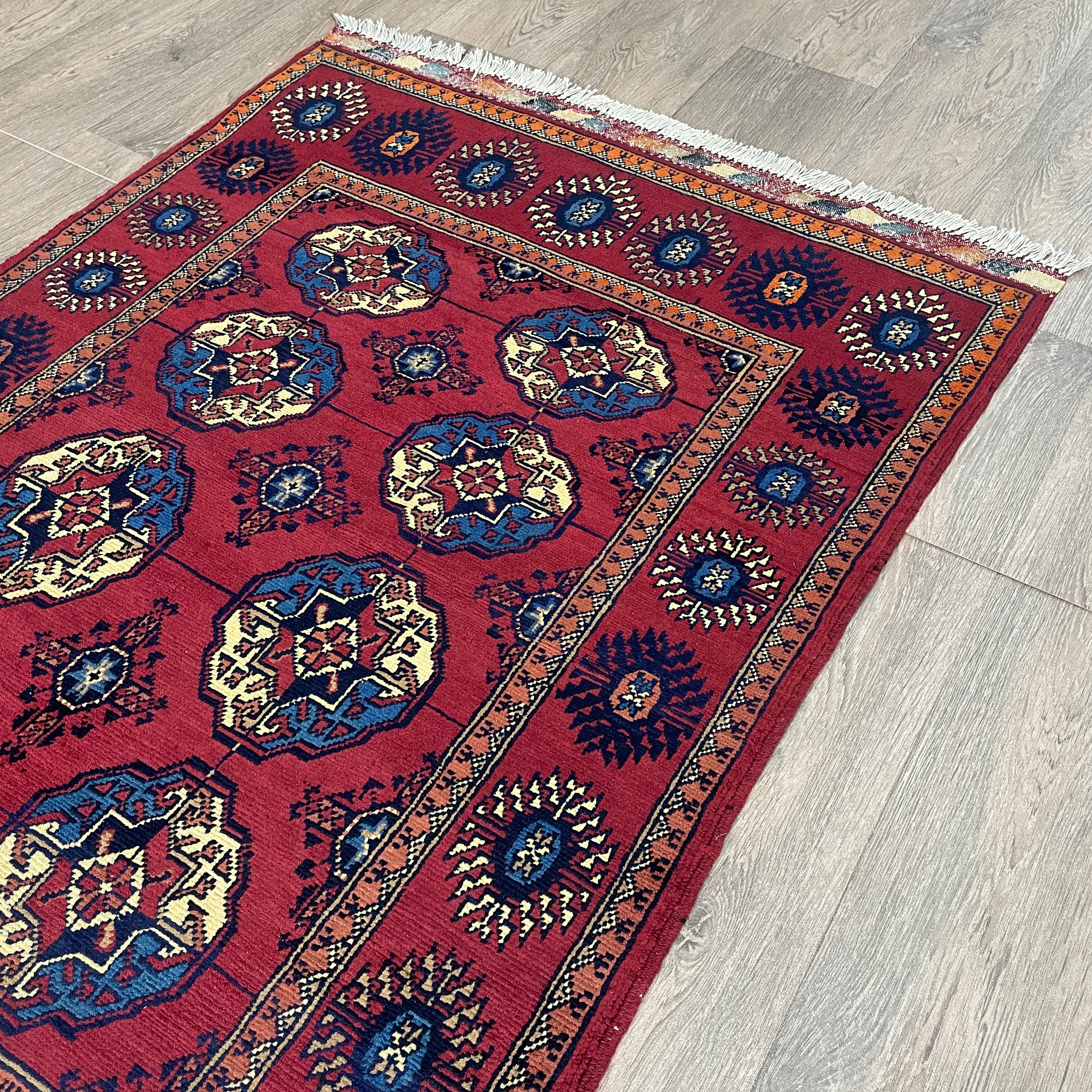 Fine Turkmen Tekke Rug (Merino Wool)