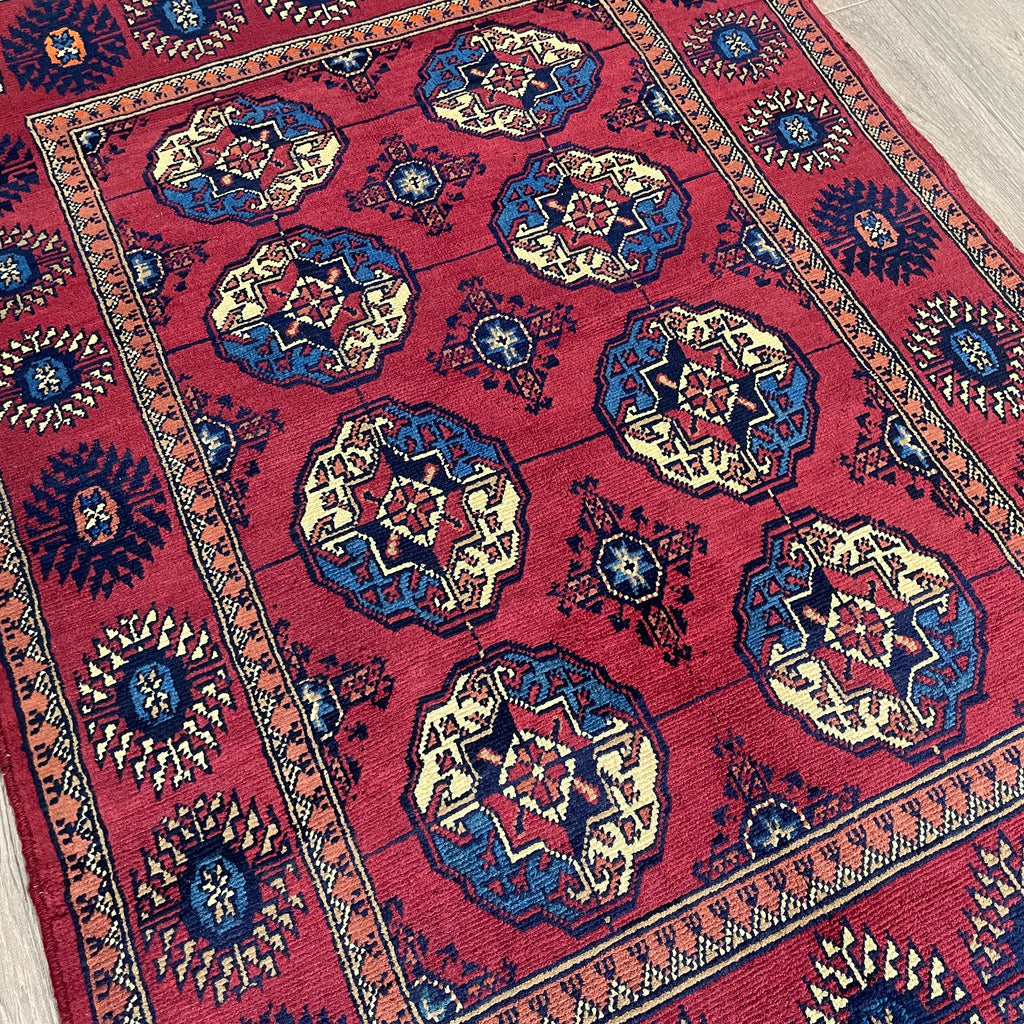 Fine Turkmen Tekke Rug (Merino Wool)