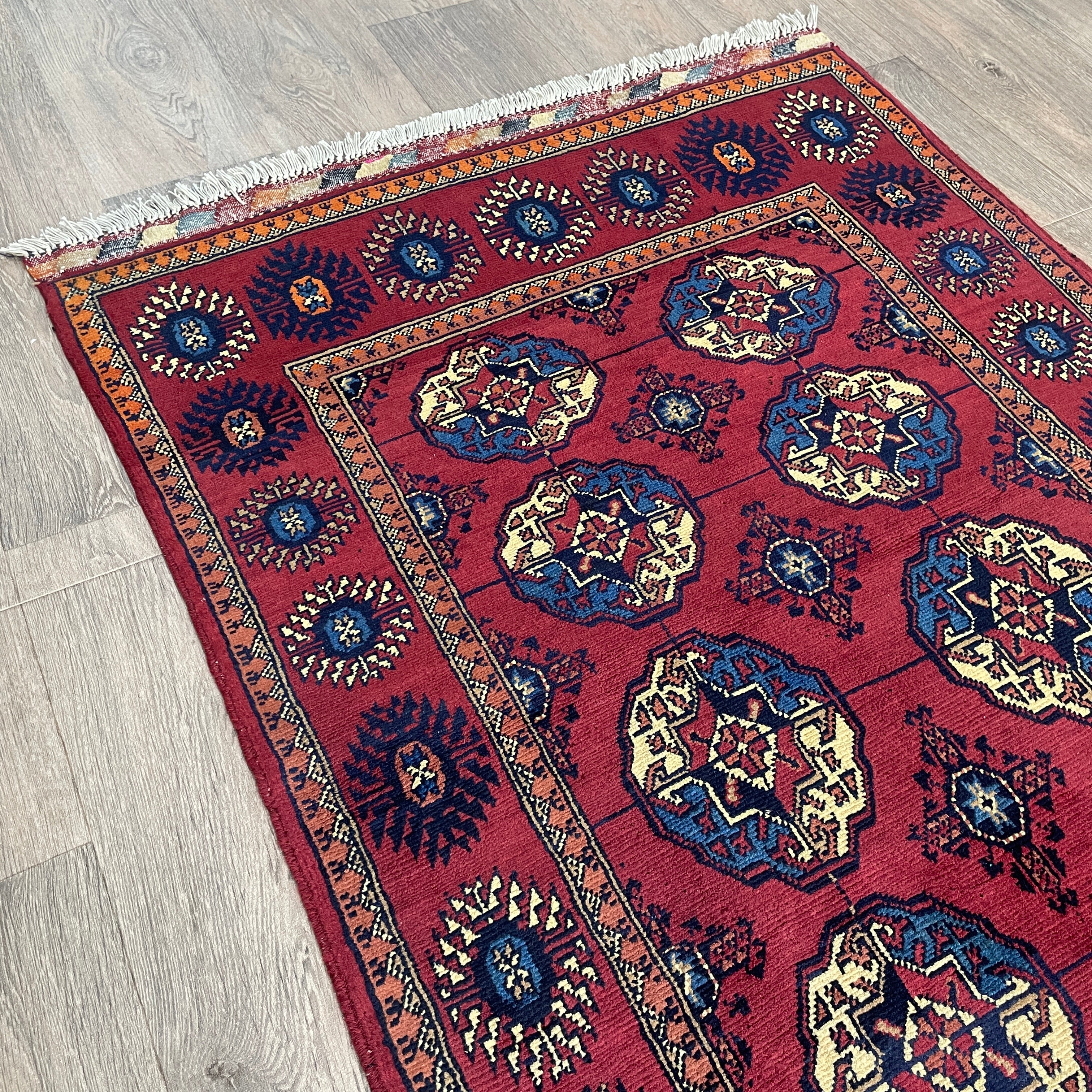 Fine Turkmen Tekke Rug (Merino Wool)