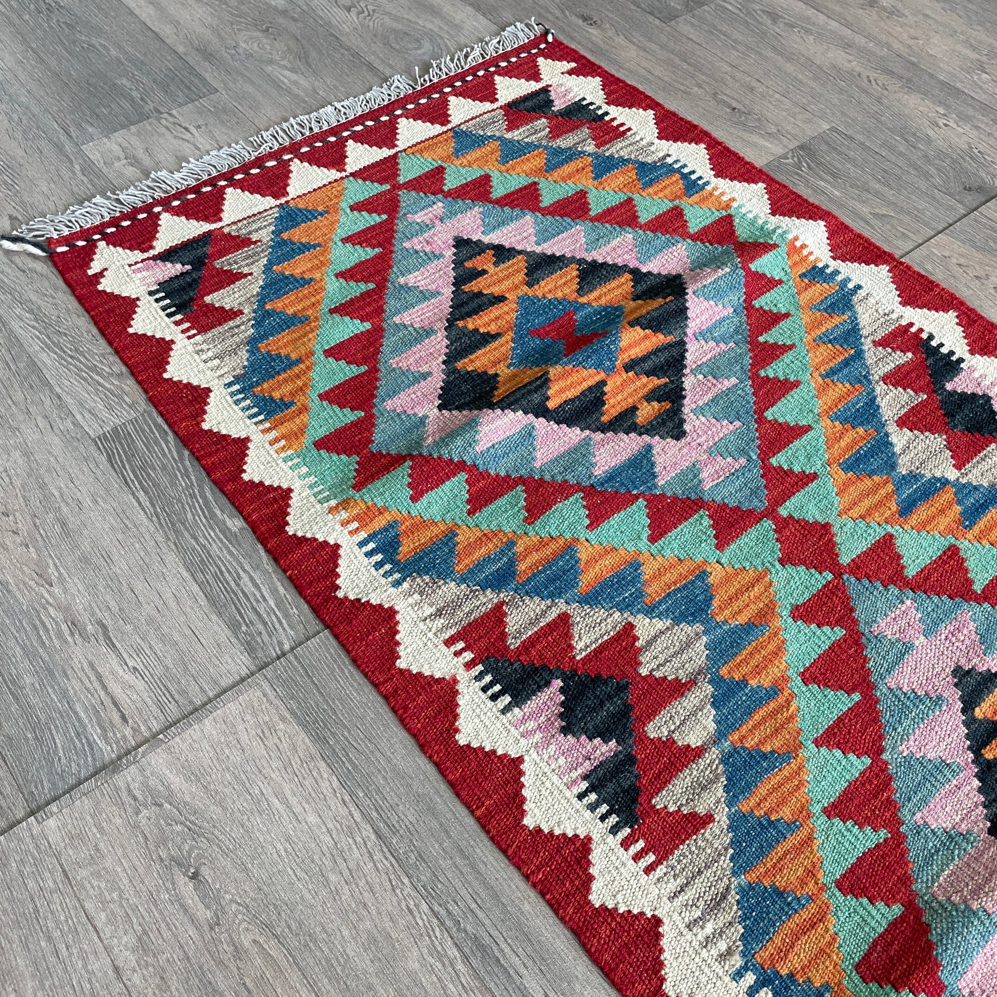 196 x 65 cm | Afghan Kilim Runner