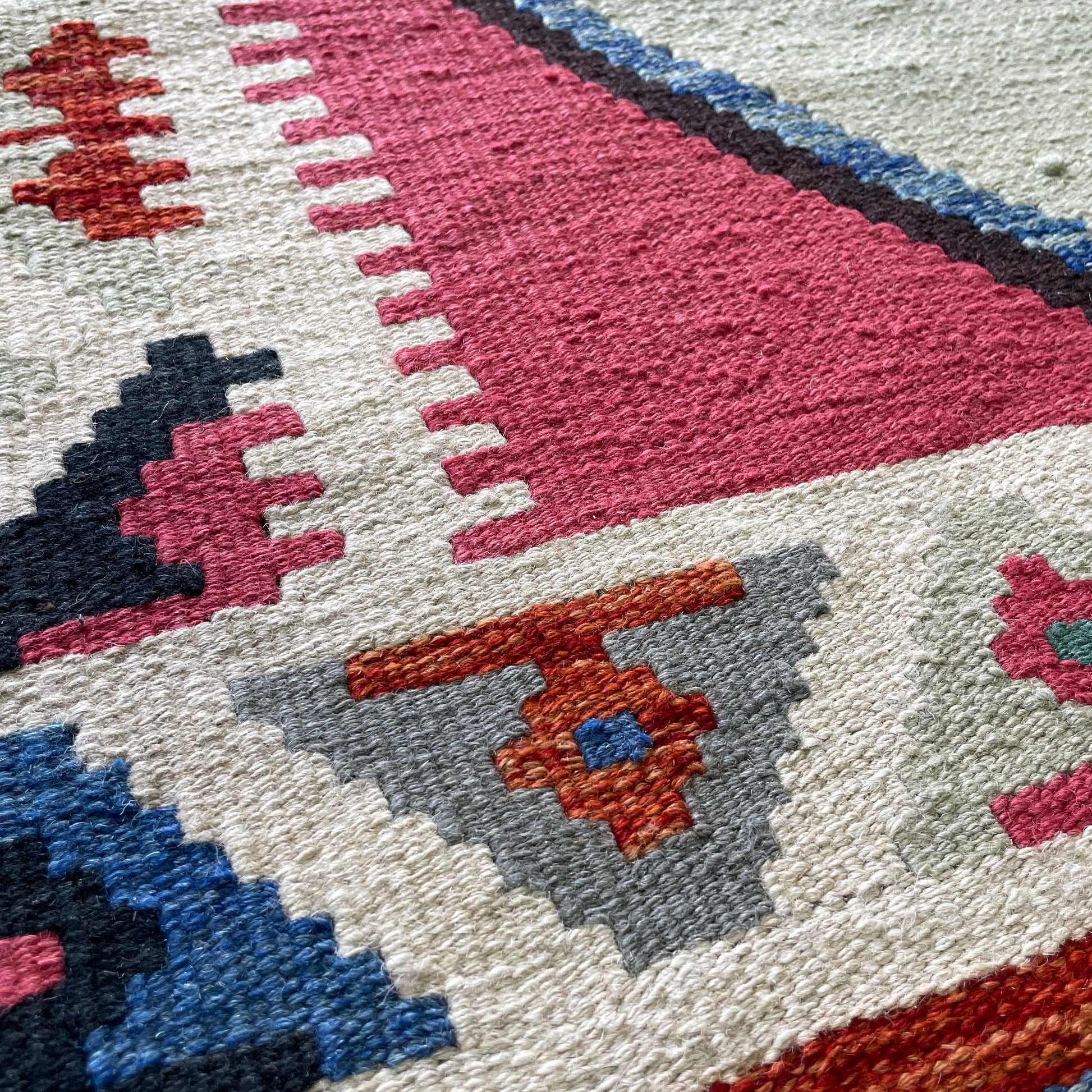 188 x 120 cm | Afghan Chubi Kilim Rug