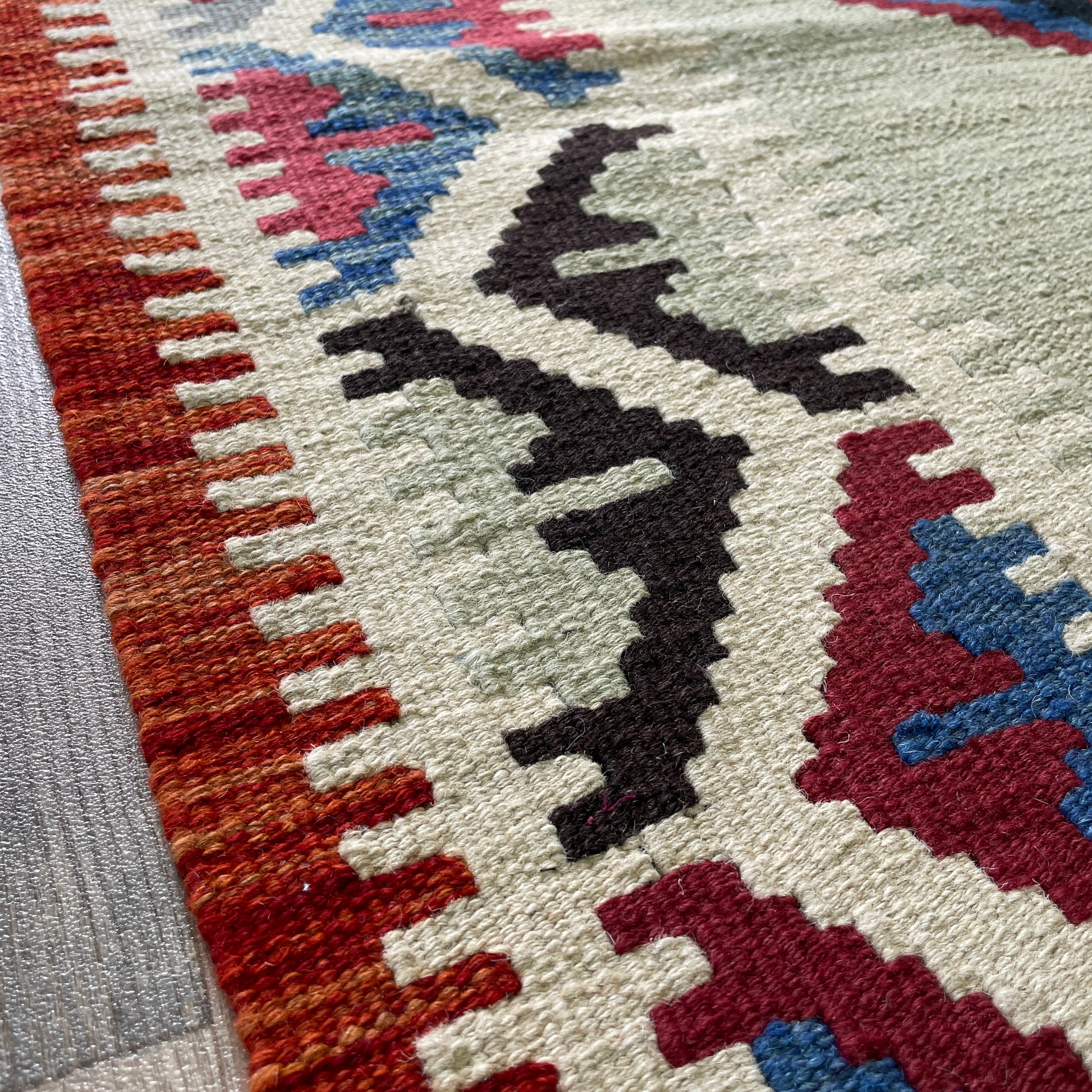 188 x 120 cm | Afghan Chubi Kilim Rug