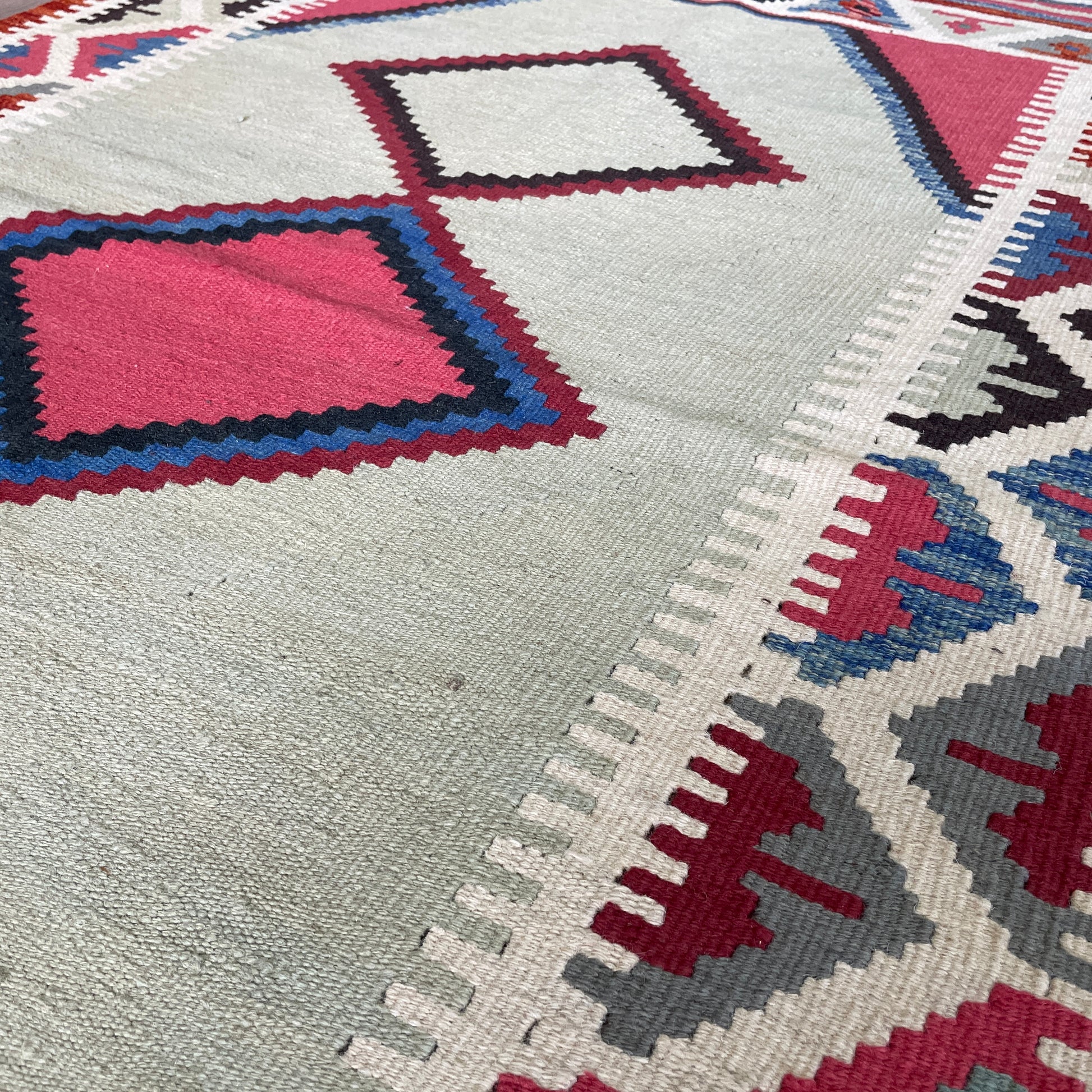 188 x 120 cm | Afghan Chubi Kilim Rug