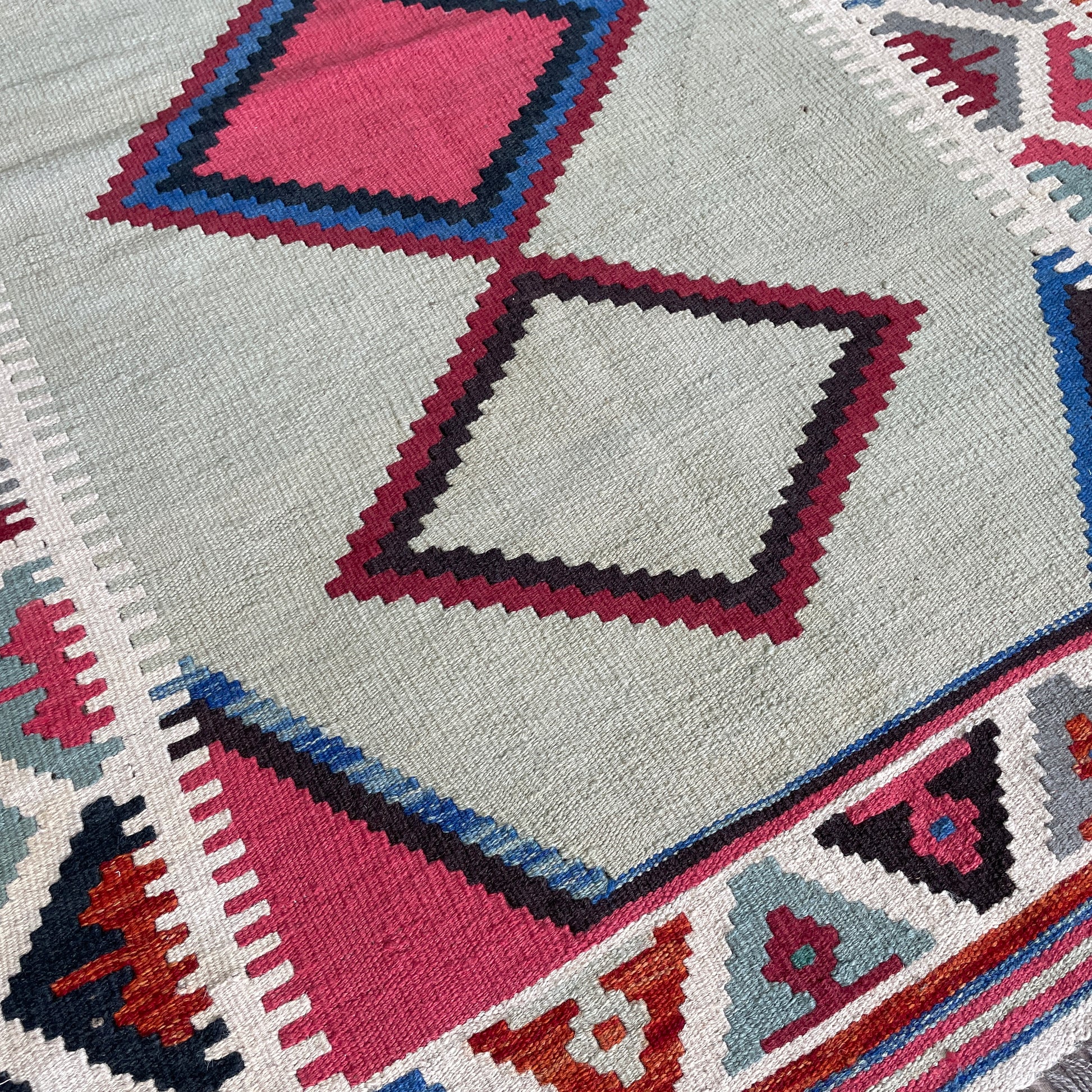 188 x 120 cm | Afghan Chubi Kilim Rug