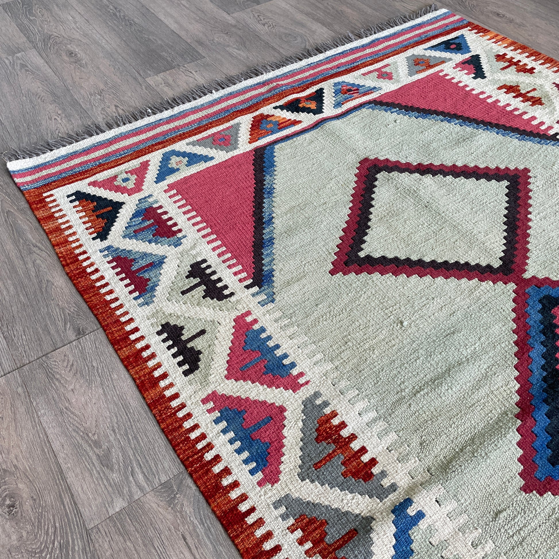 188 x 120 cm | Afghan Chubi Kilim Rug