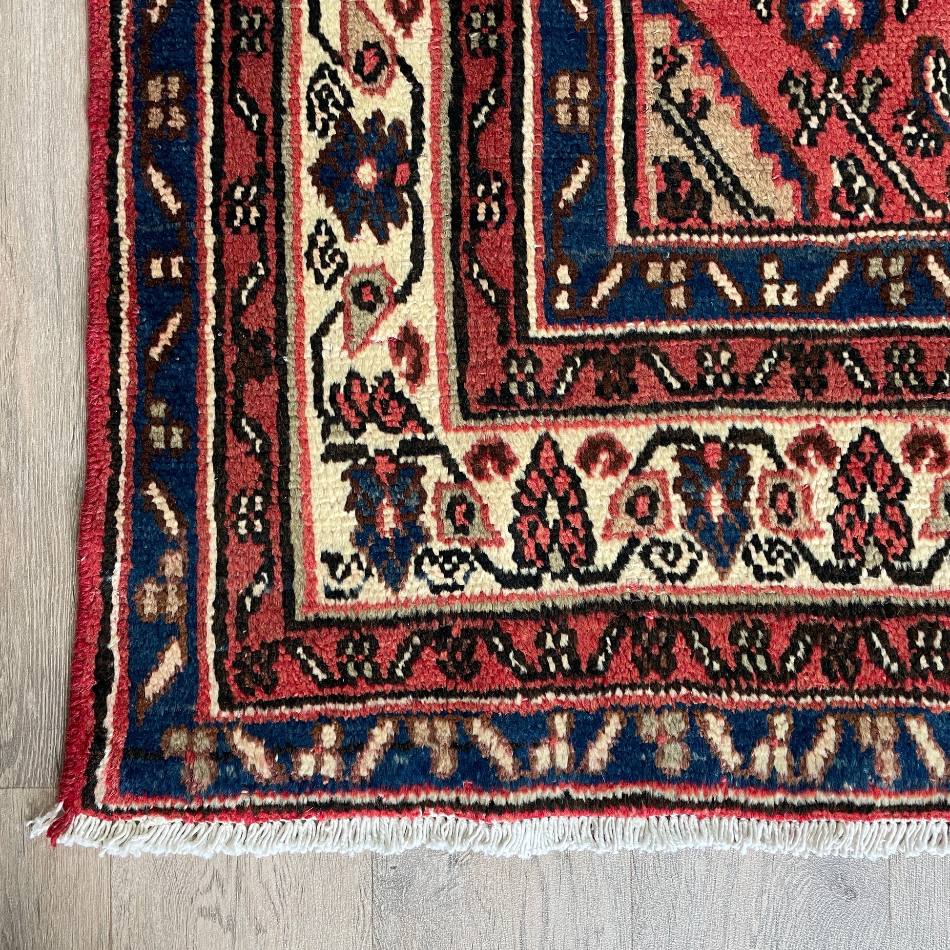 309 x 204 cm | Persian Hamadan Rug (Old 1970)