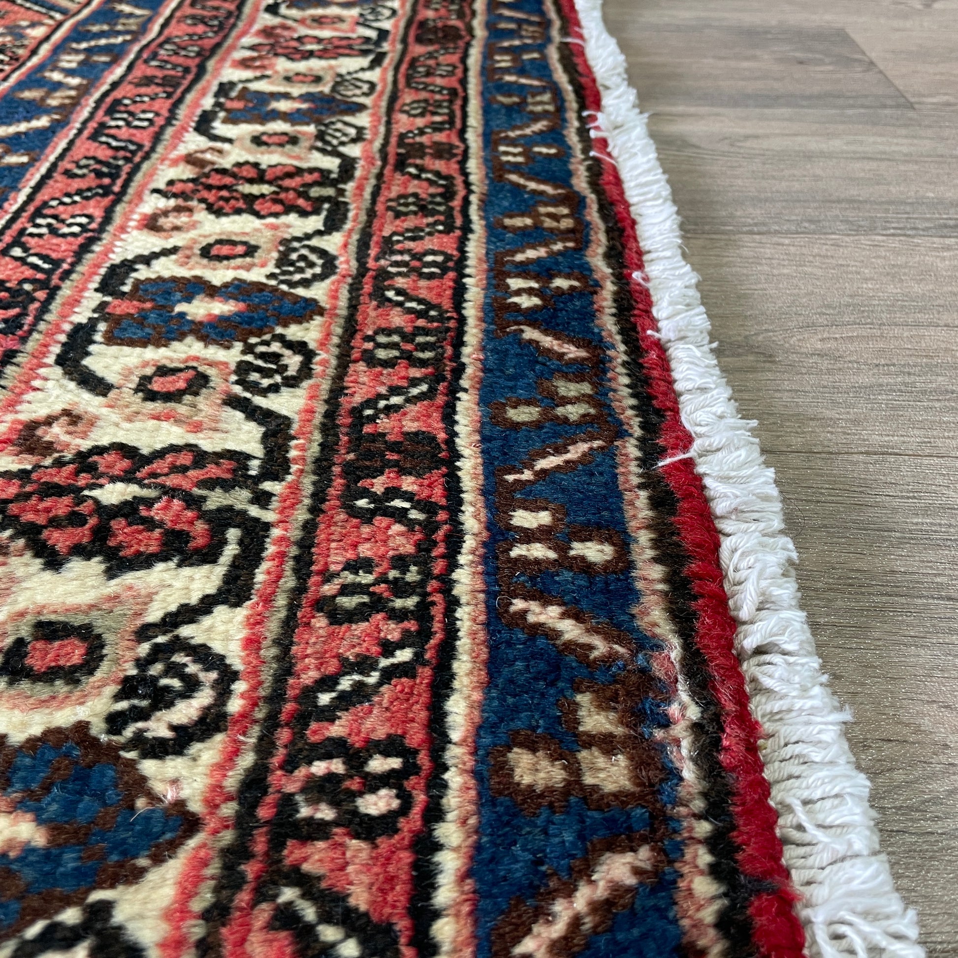 309 x 204 cm | Persian Hamadan Rug (Old 1970)