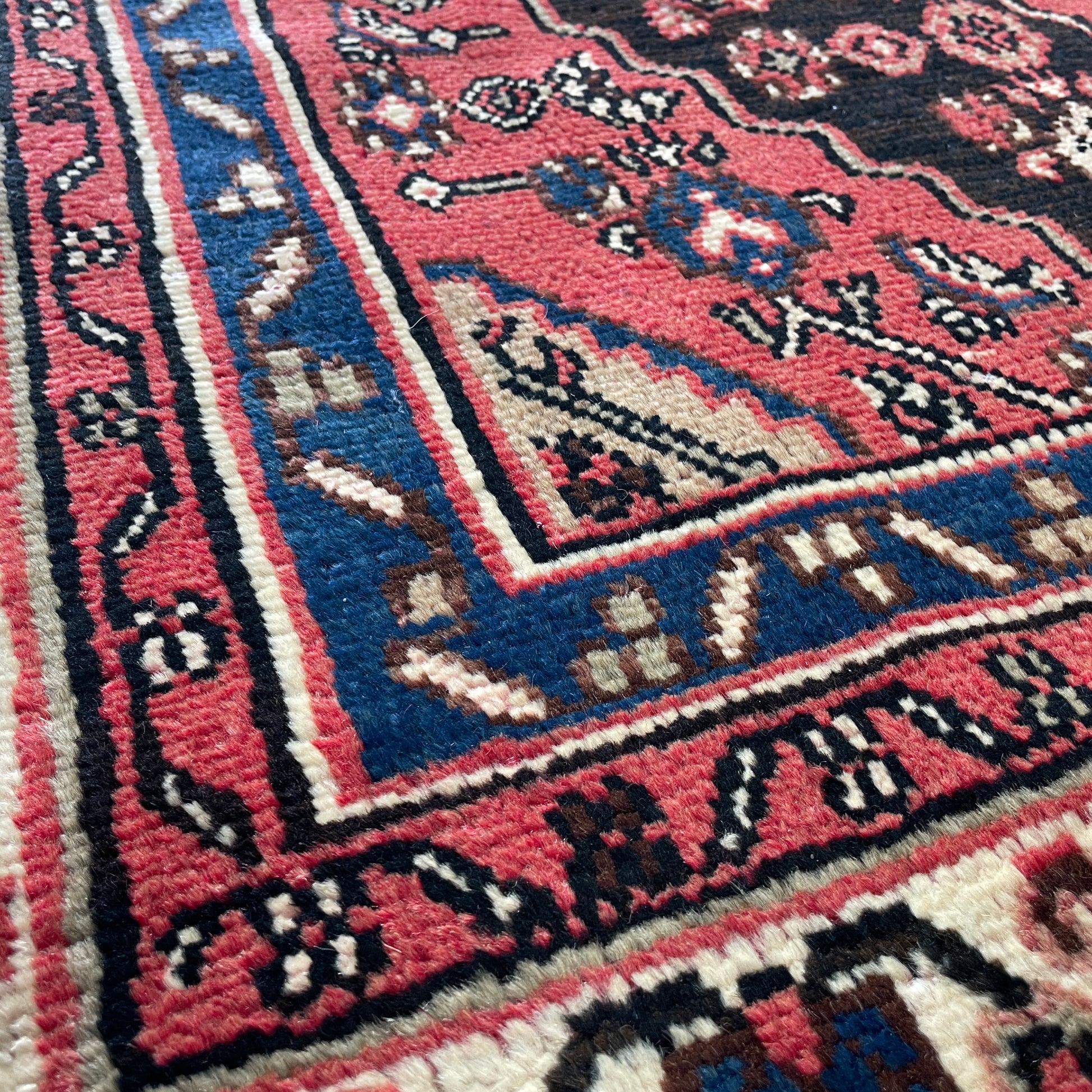 309 x 204 cm | Persian Hamadan Rug (Old 1970)