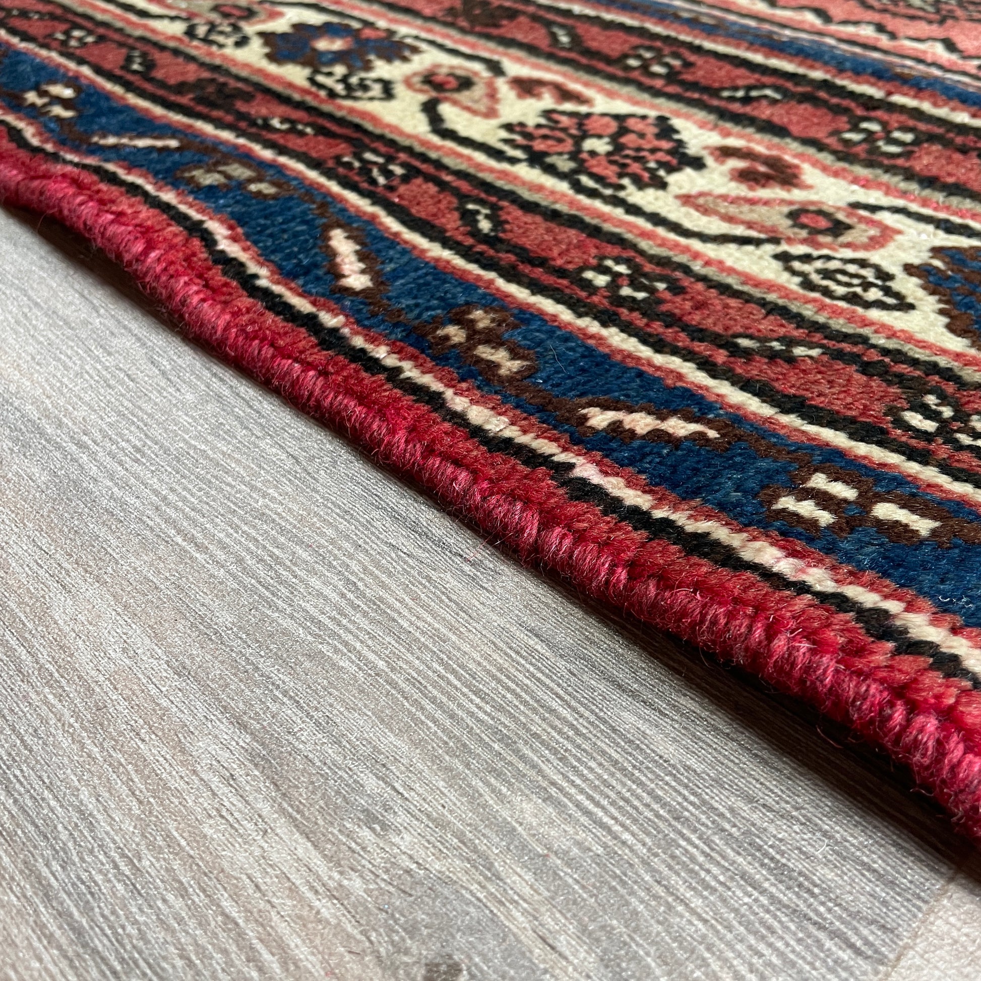 309 x 204 cm | Persian Hamadan Rug (Old 1970)